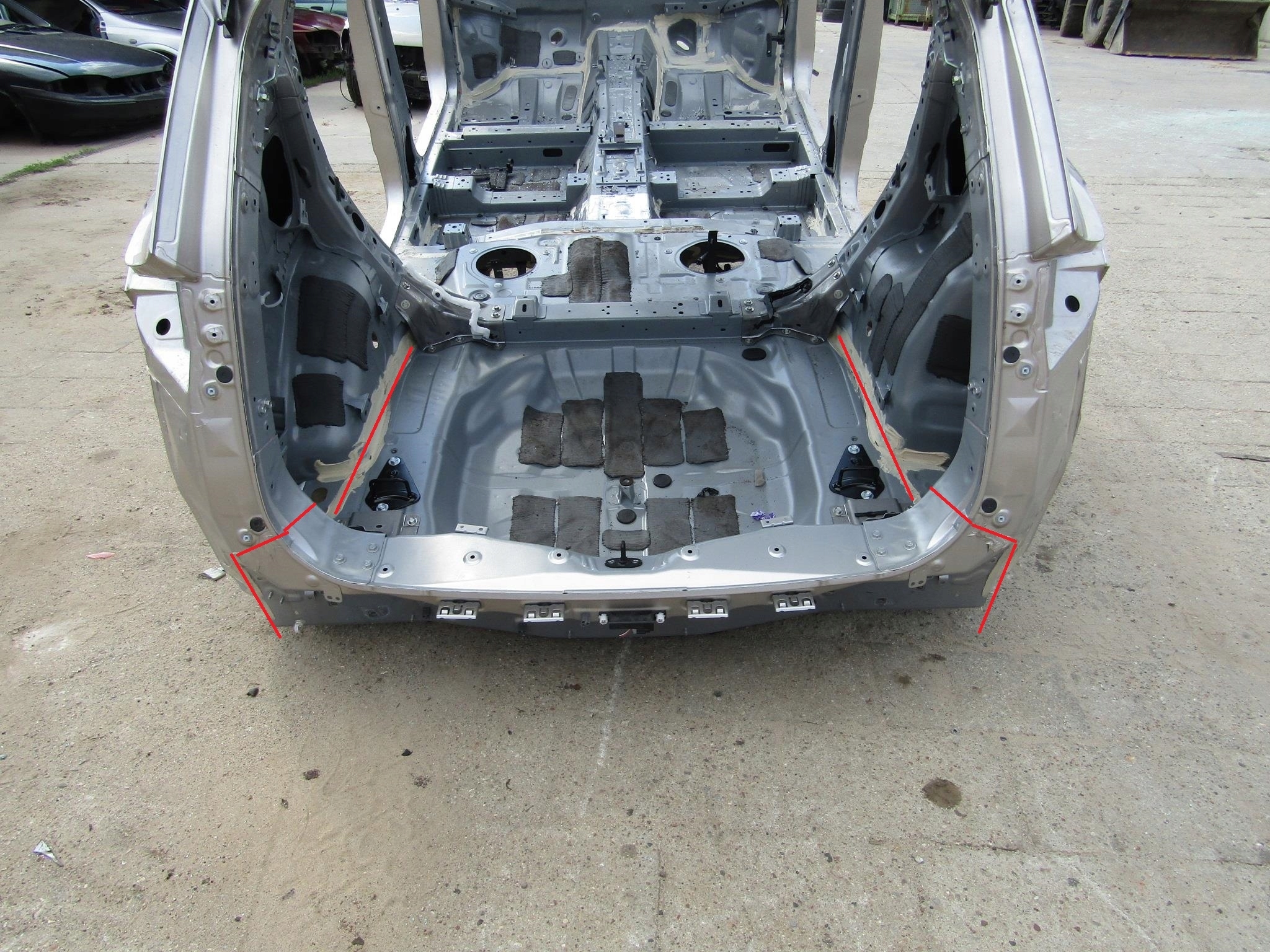 X-TRAIL IV T33 24R PAS TYŁ TYLNY WANNA BAGAŻNIK ĆWIARTKA TYLNA KAY