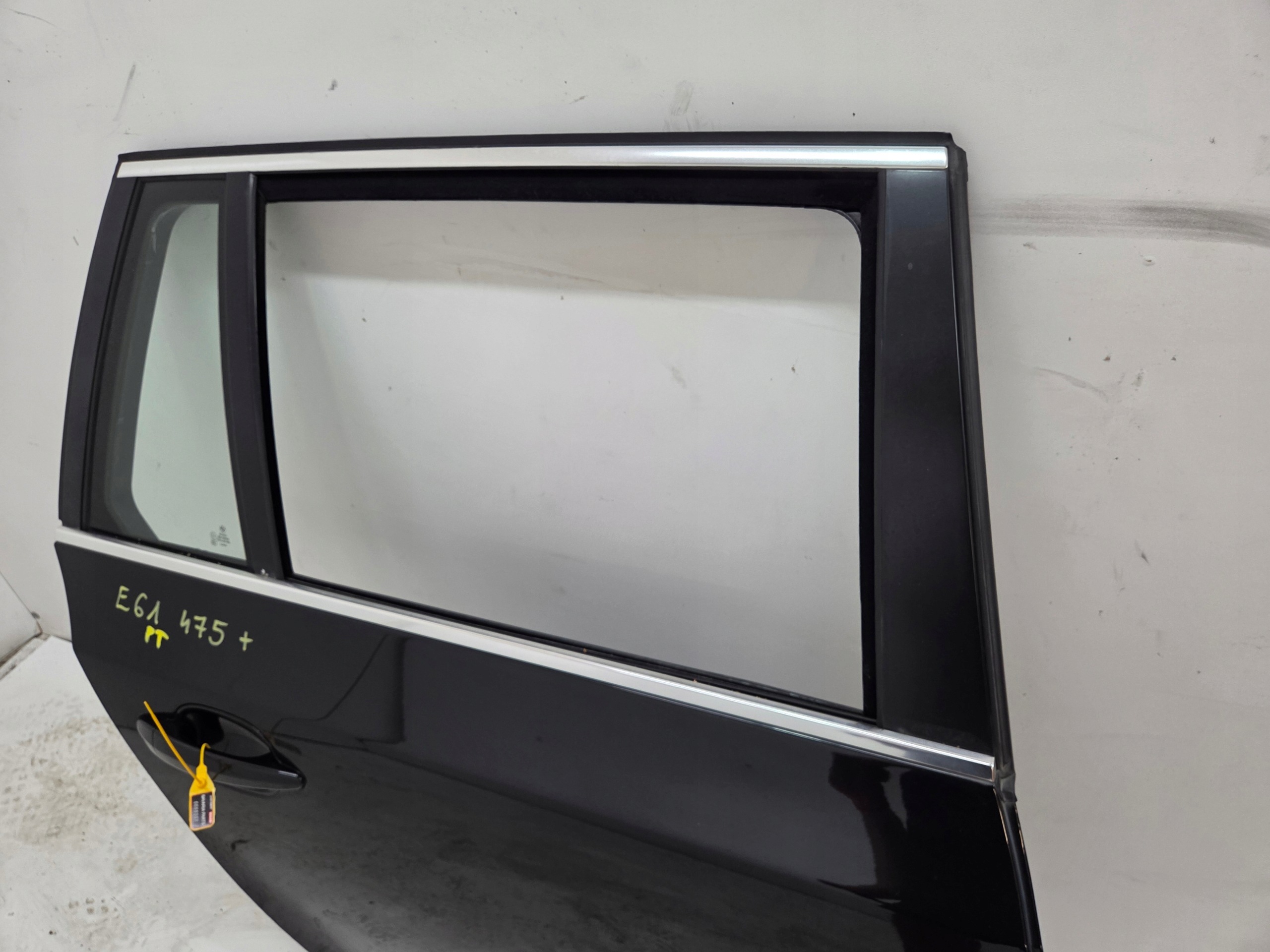 door right rear. BMW E61 475/9 BLACK SAPPHIRE