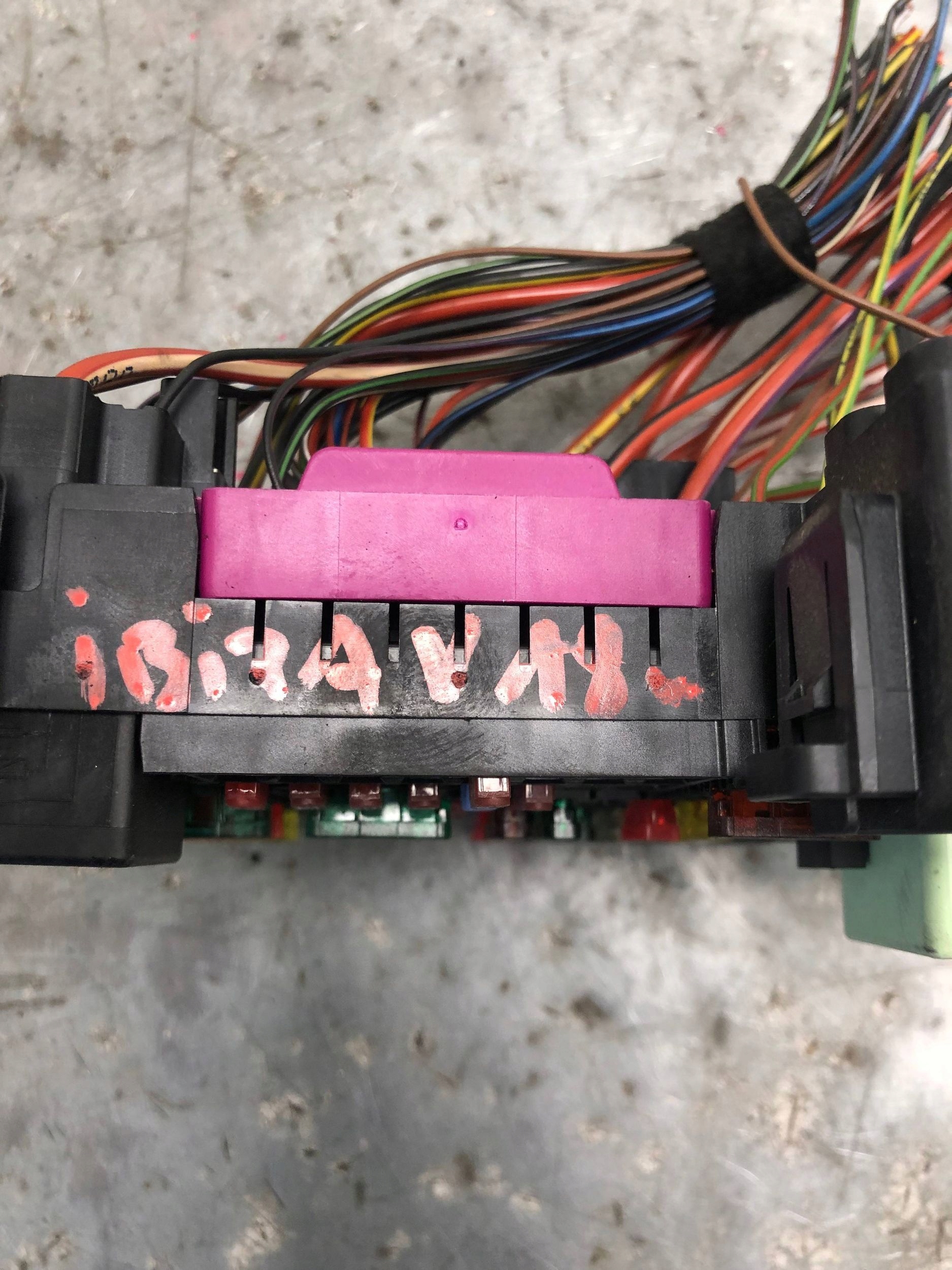 fuse box SEAT IBIZA V 2Q0937615A