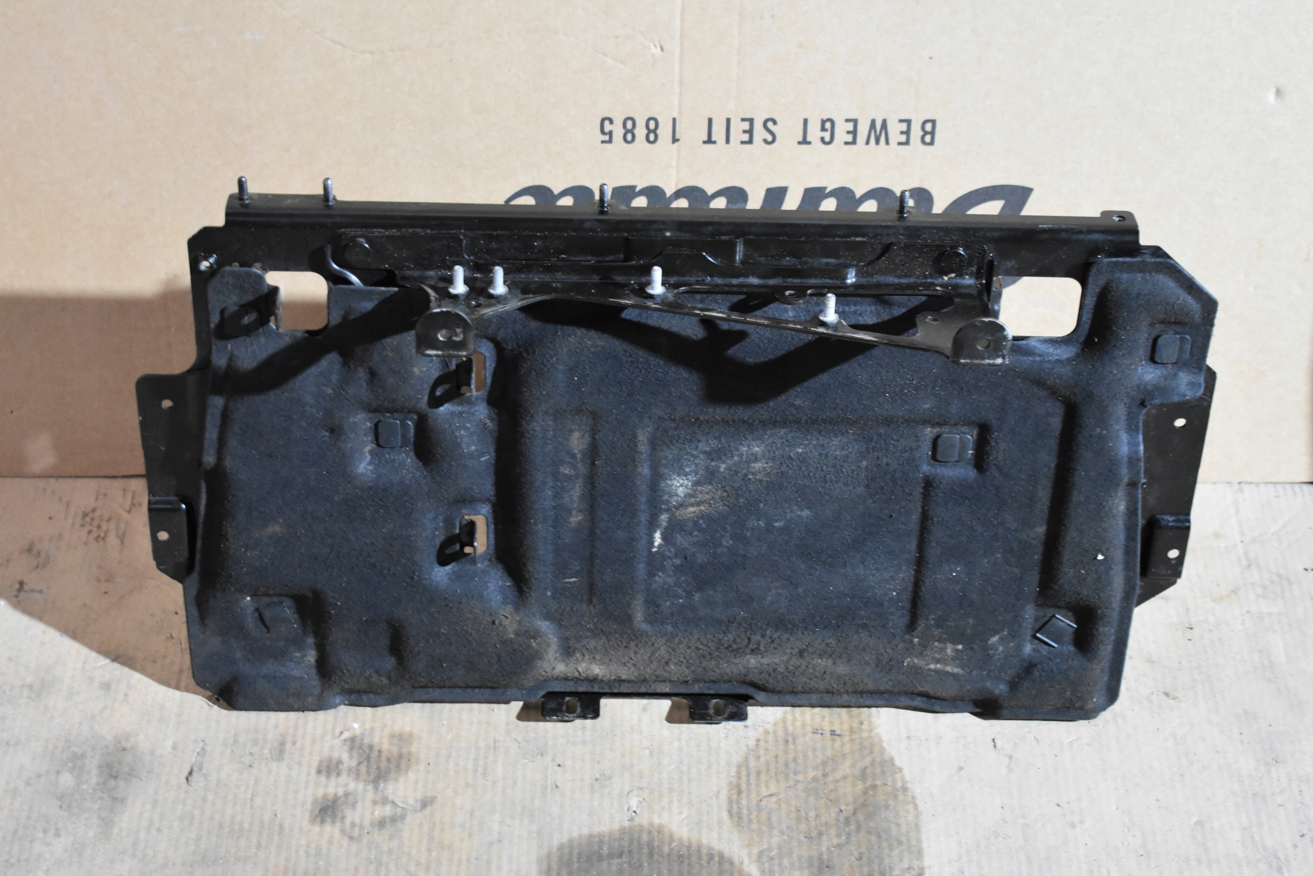 IDEALNA ABDECKUNG MOCUJACA HINTEN PORSCHE TAYCAN 1