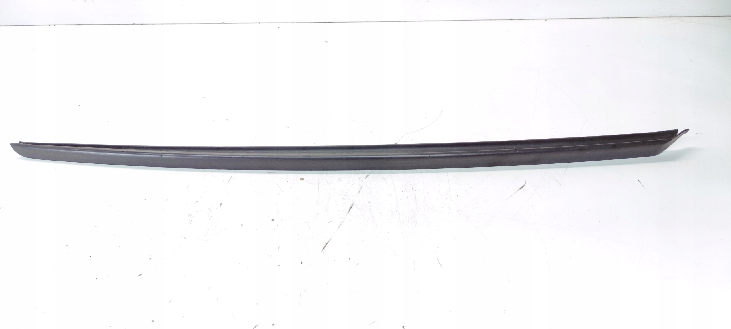 moulding ZBIERAJACA windows CZOLOWEJ right AUDI A4 B9 8W0854328C