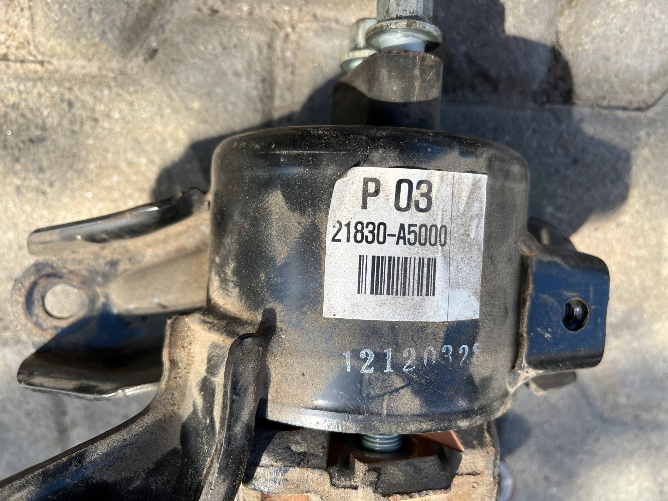 Hyundai I30 II 1.4 16V Airbag Getriebehalter