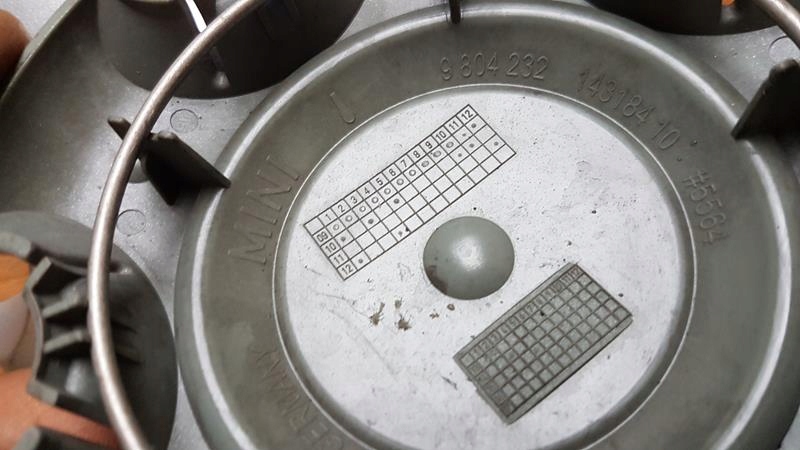 DEKIELKI NA FELGI MINI COOPER R60 R61 9804232 Manufacturer Inny