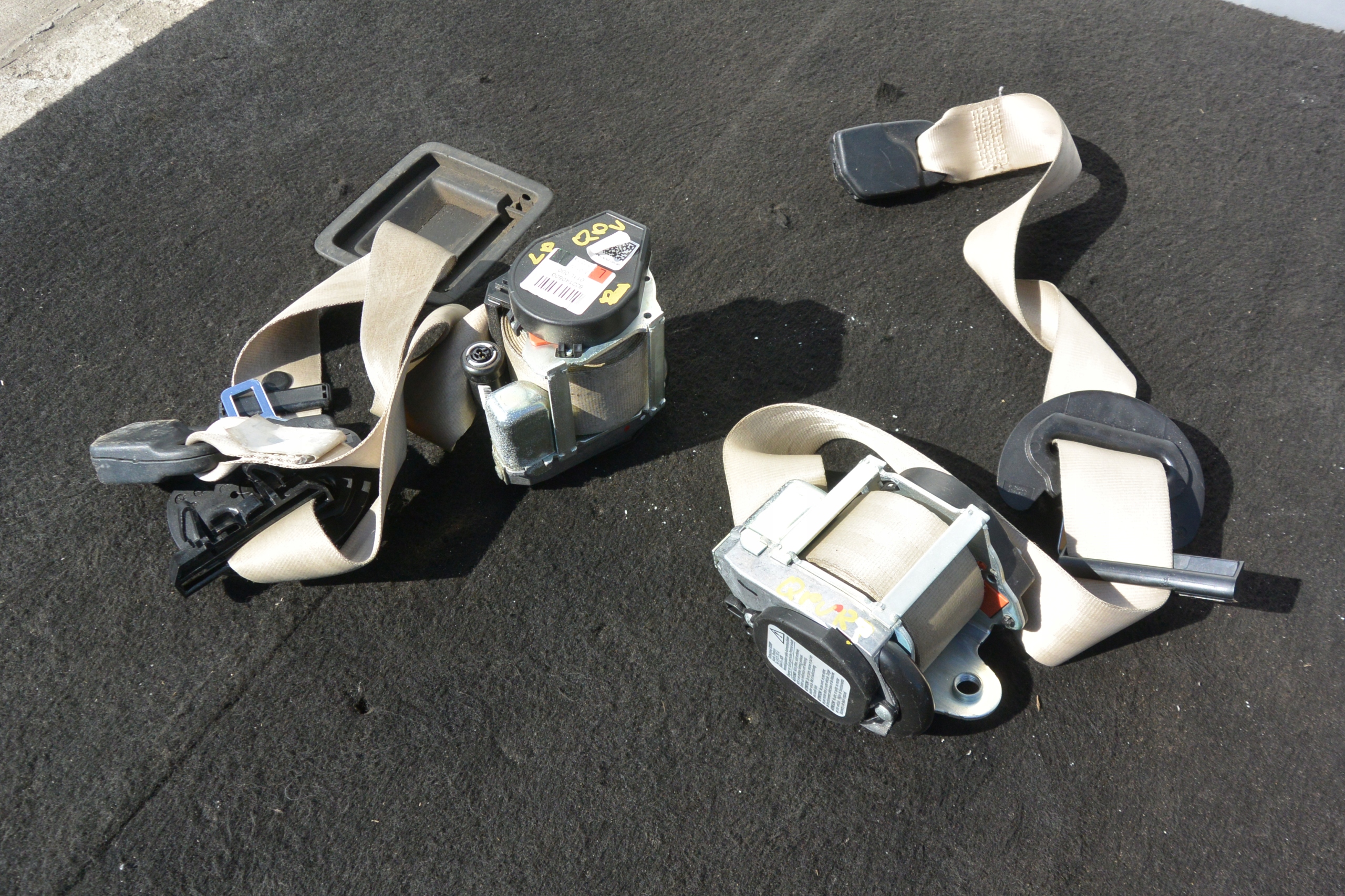 670012505 670012501 - РЕМЕНІ ПЕРЕДНІ ЛІВІ ПРАВІ БЕЗ GHIBLI QUATTROPORTE KPL