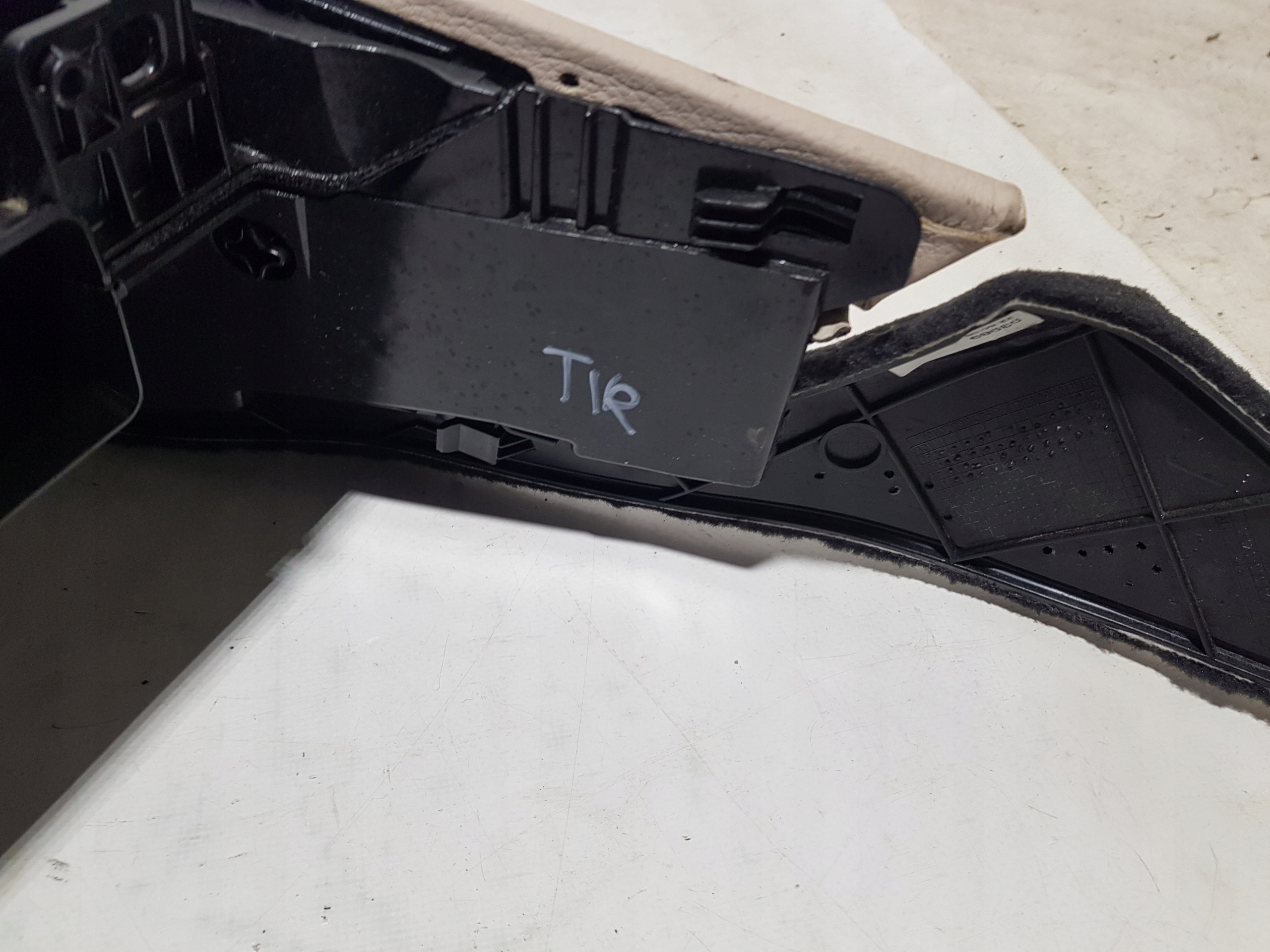 TUNEL central armrest BMW 7 F01 F02
