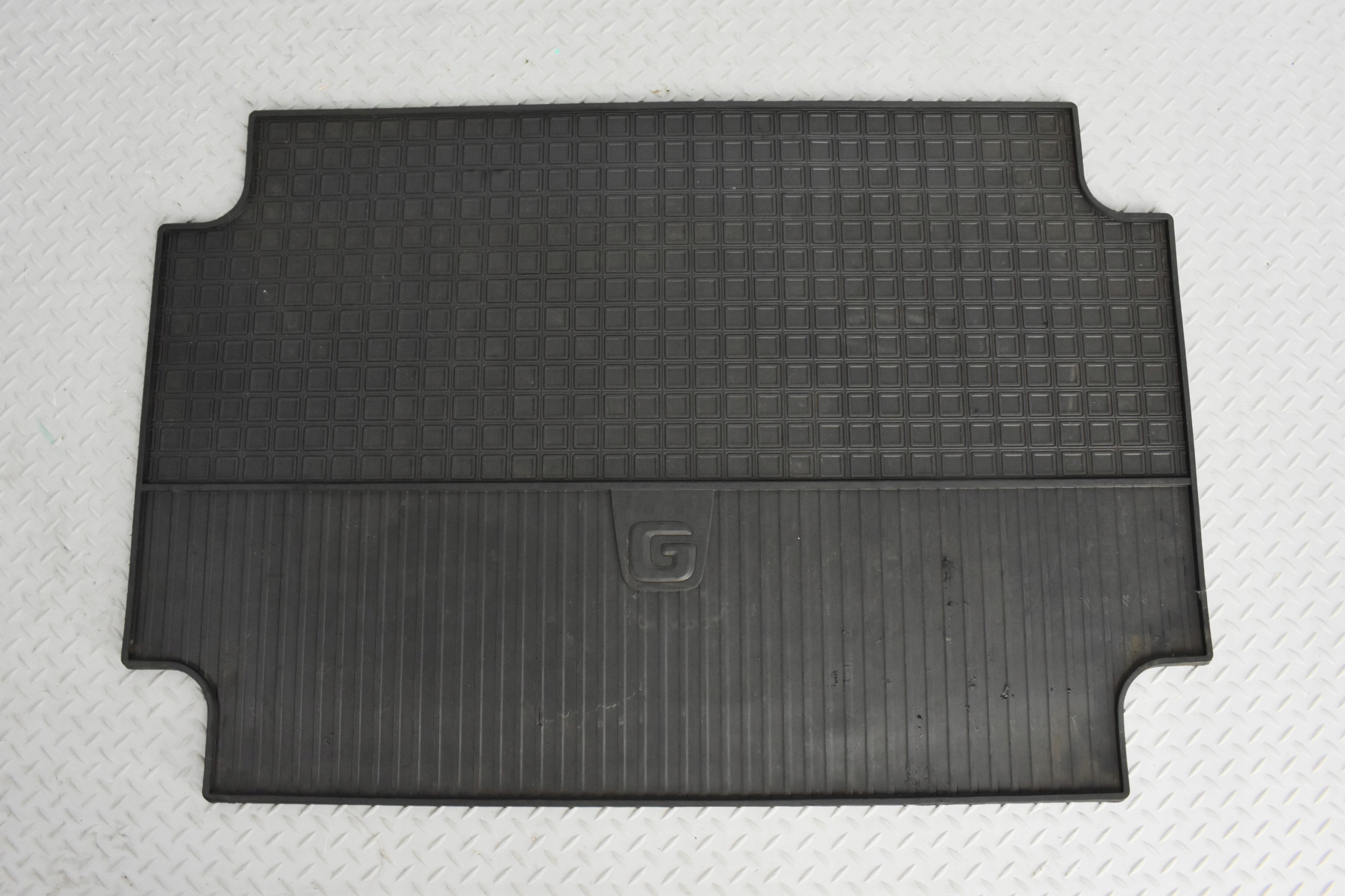 MATA GUMOWA BAGAŻNIKA A4636844300 MERCEDES G W464 W463 Stan opakowania zastępcze