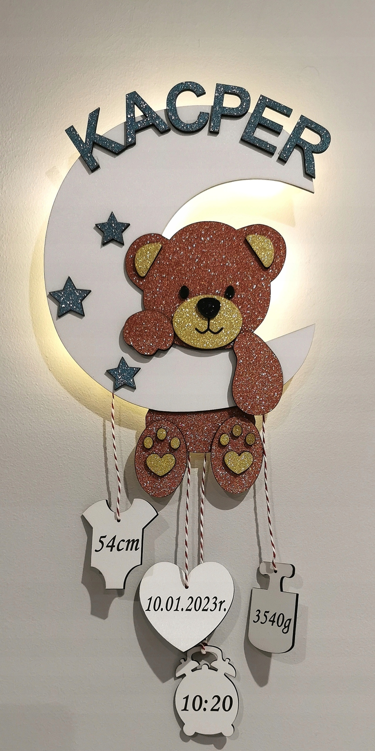 Lampka nocna Misio na półksiężycu metryczka imię dziecka brokatowy brązowy Długość/wysokość 43 cm