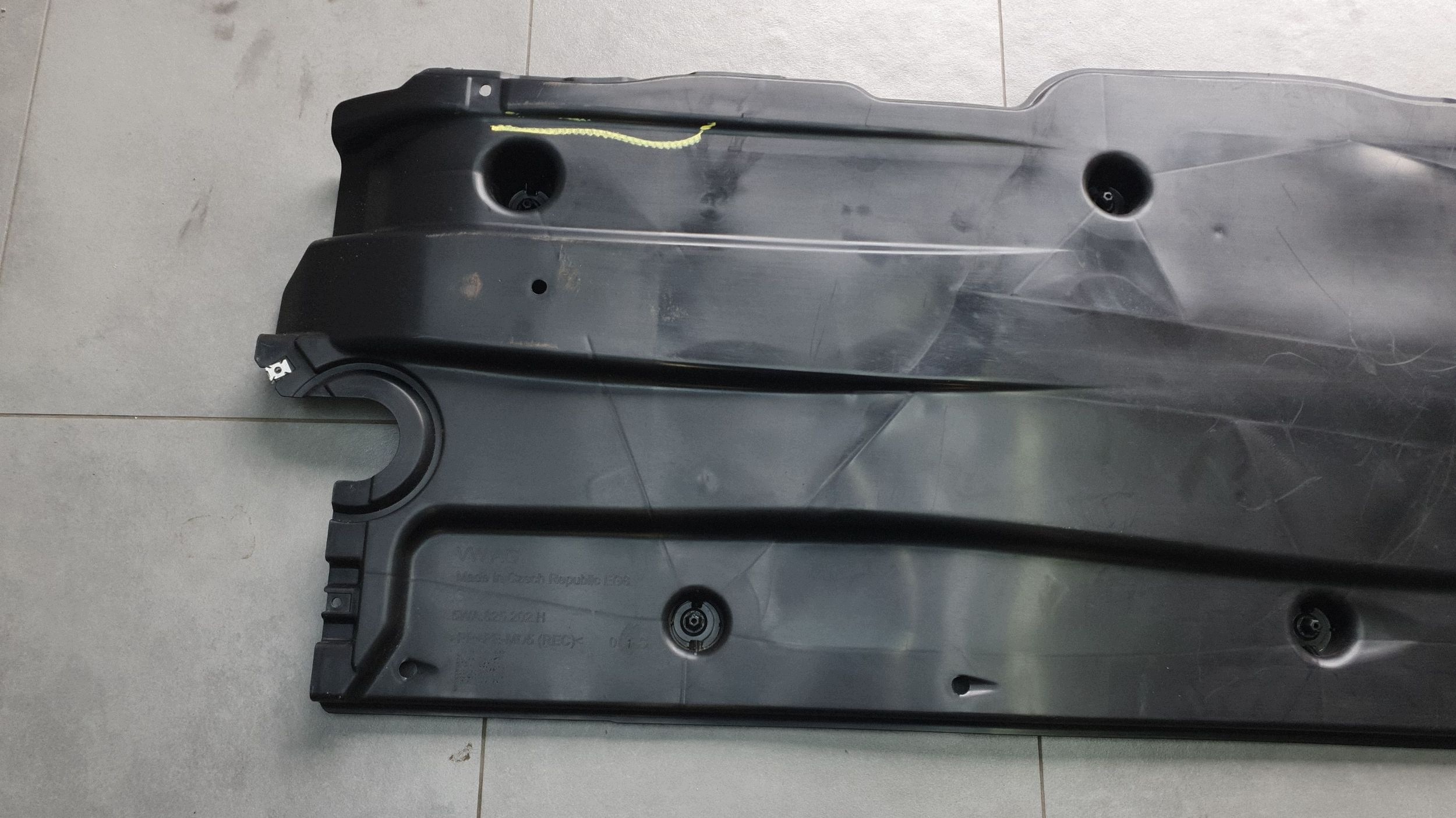 Audi A3 8Y hb cover chassis side right 5WA825202H