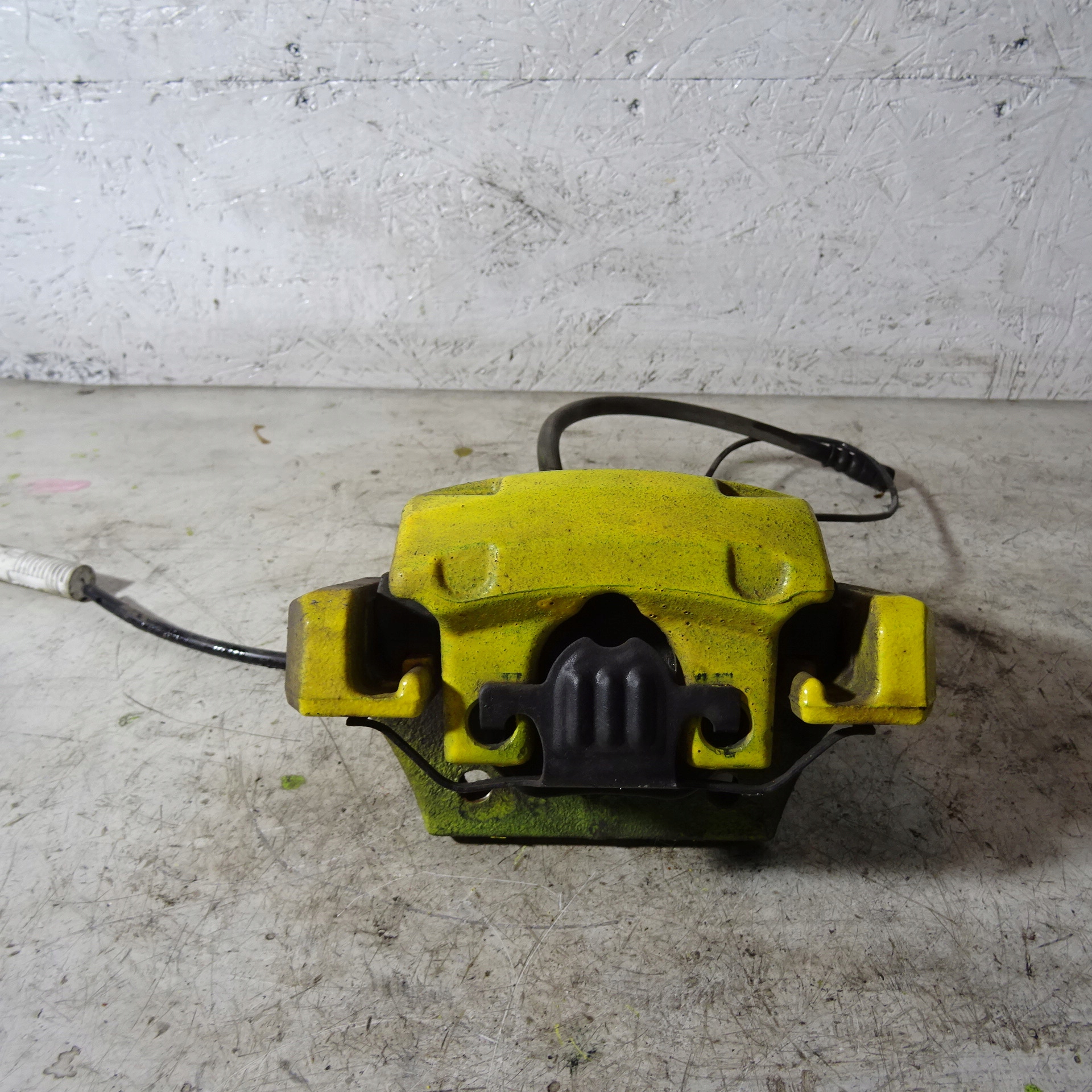 BMW 5 E61 3.0D caliper brake rear part right
