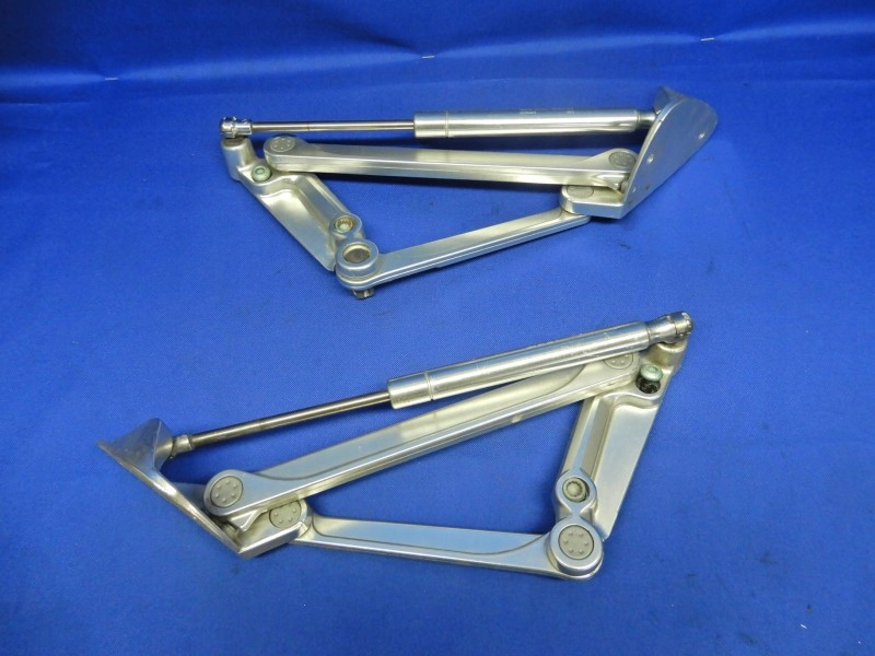 3D5827302E - ПЕТЛИ КРЫШКИ БАГАЖНИКА VW PHAETON