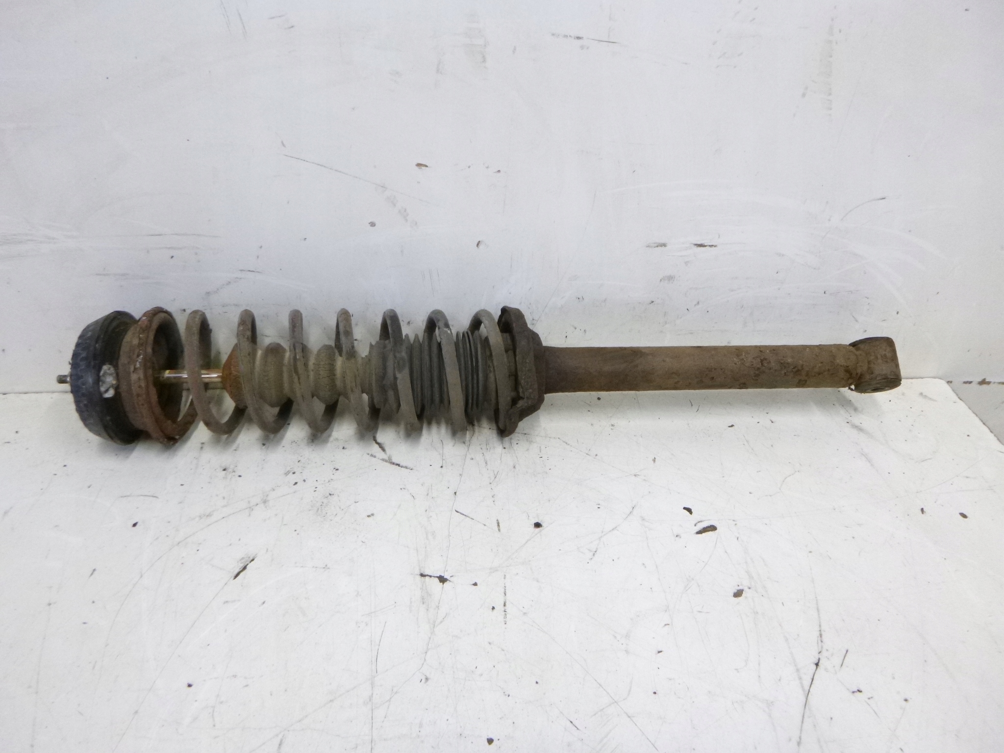 shock absorber rear part left Ford Fiesta MK4 1.3 2000r.