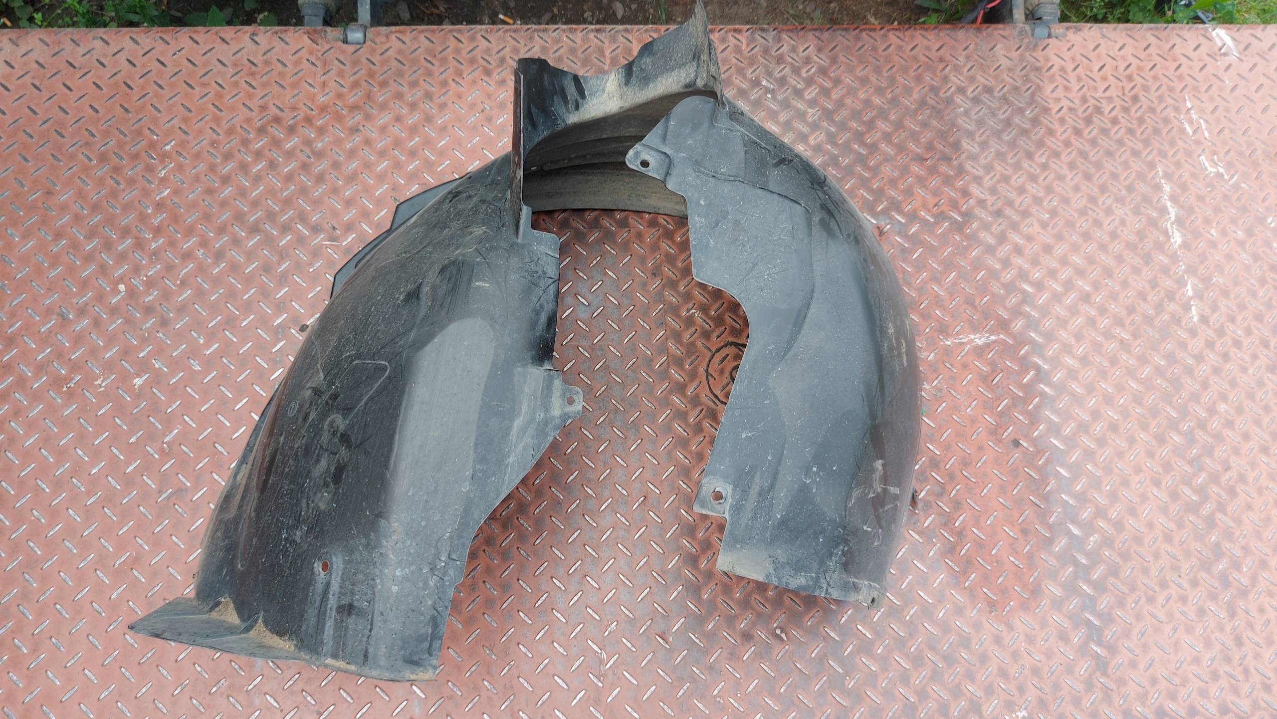 mudguard left front VOLVO XC60 II 17