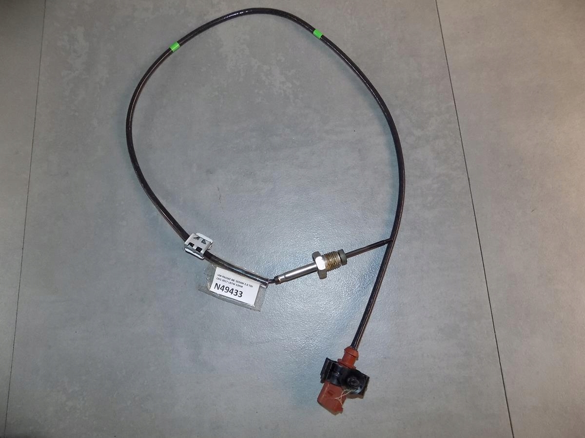 VW PASSAT B8 Sensor TEMP Gase 04L906088AK