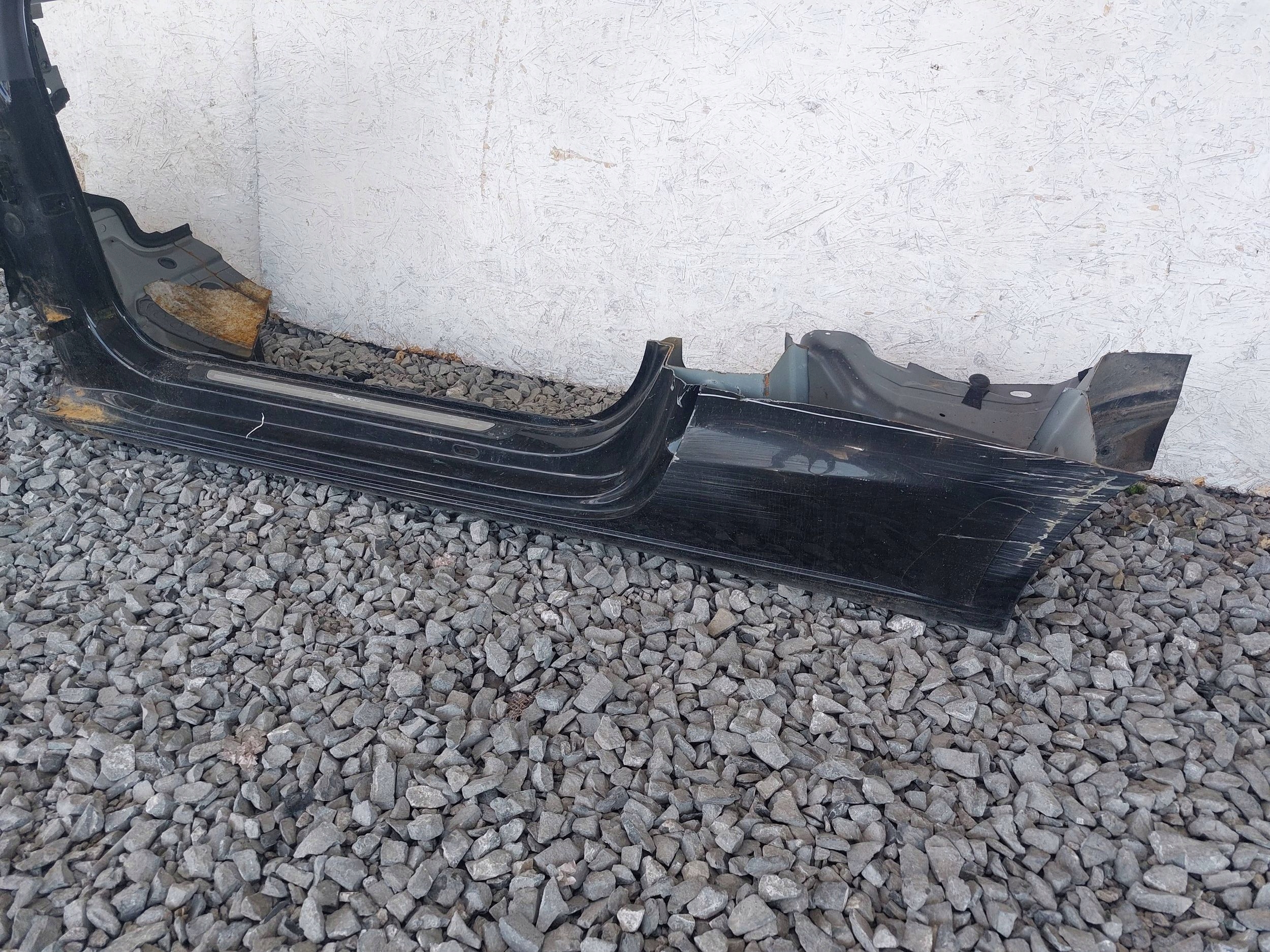 AUDI A1 8X quarter threshold left front WERSJA 3 door 10R