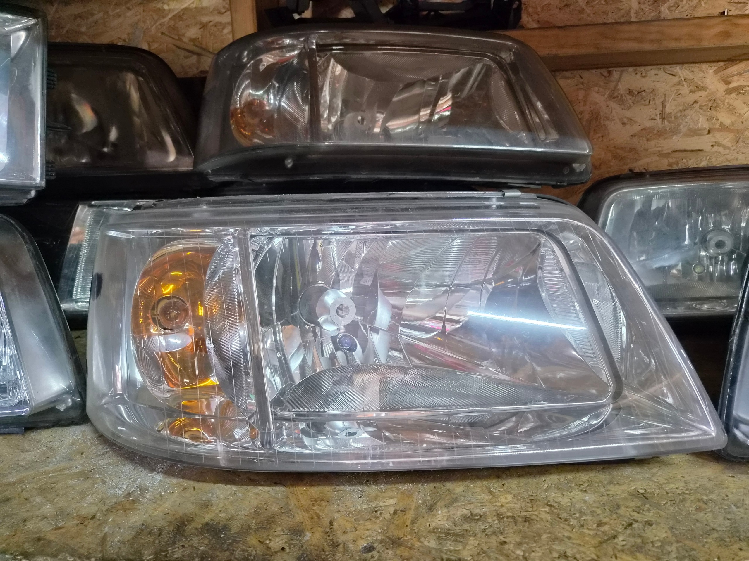 VW T5 Leuchte vorne links + rechts