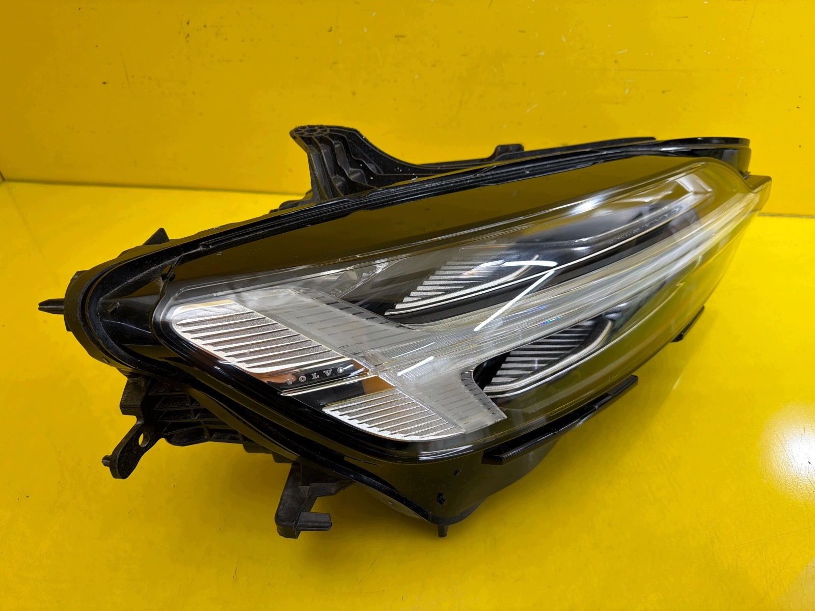 light right Volvo V60 S60 II 2018- Full Led 32404686