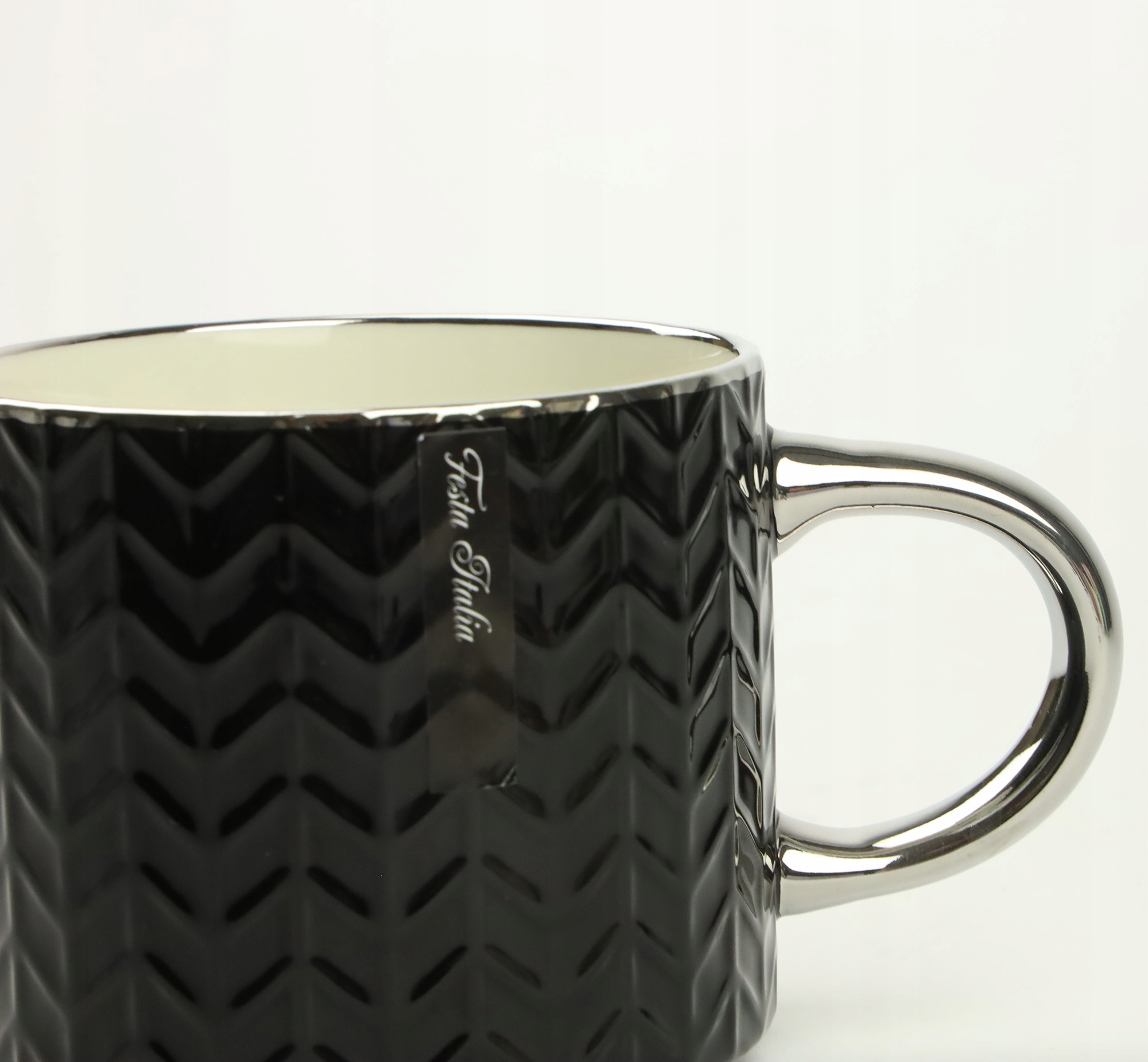 KUBEK PORCELANOWY DO KAWY HERBATY WZÓR SWETEREK 470ML ZE SREBRNYM UCHEM