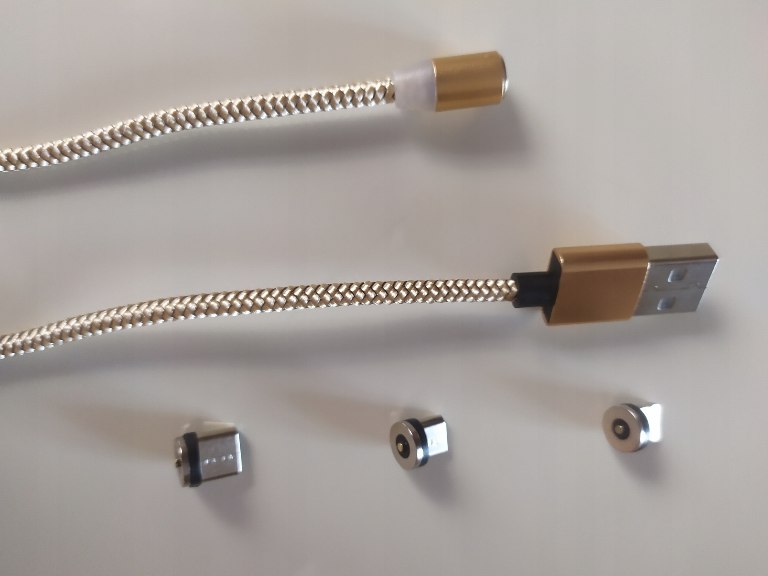 KABEL MAGNETYCZNY 3W1 ŁADOWARKA IPHONE MICRO USB C Długość przewodu 1 m