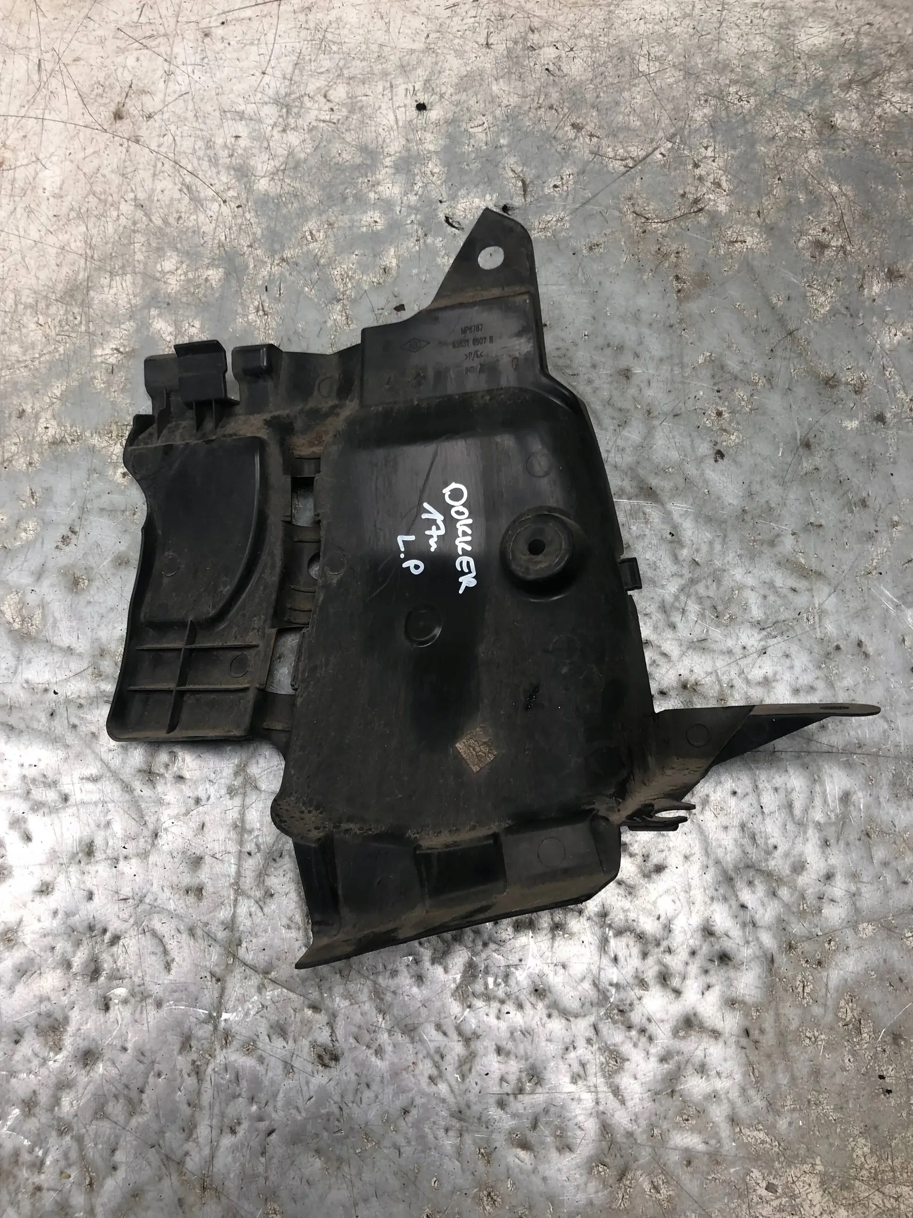 mudguard left front DACIA DOKKER 638316907R