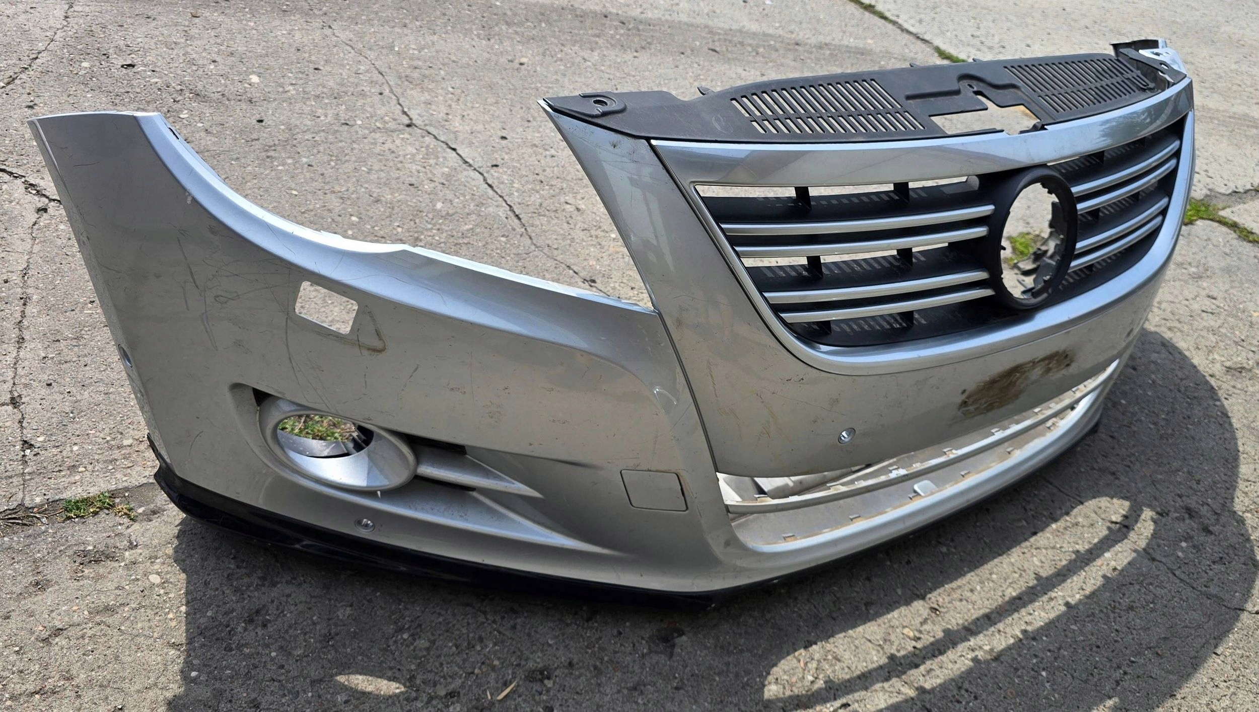 Volkswagen Tiguan vorne Frontstoßstange