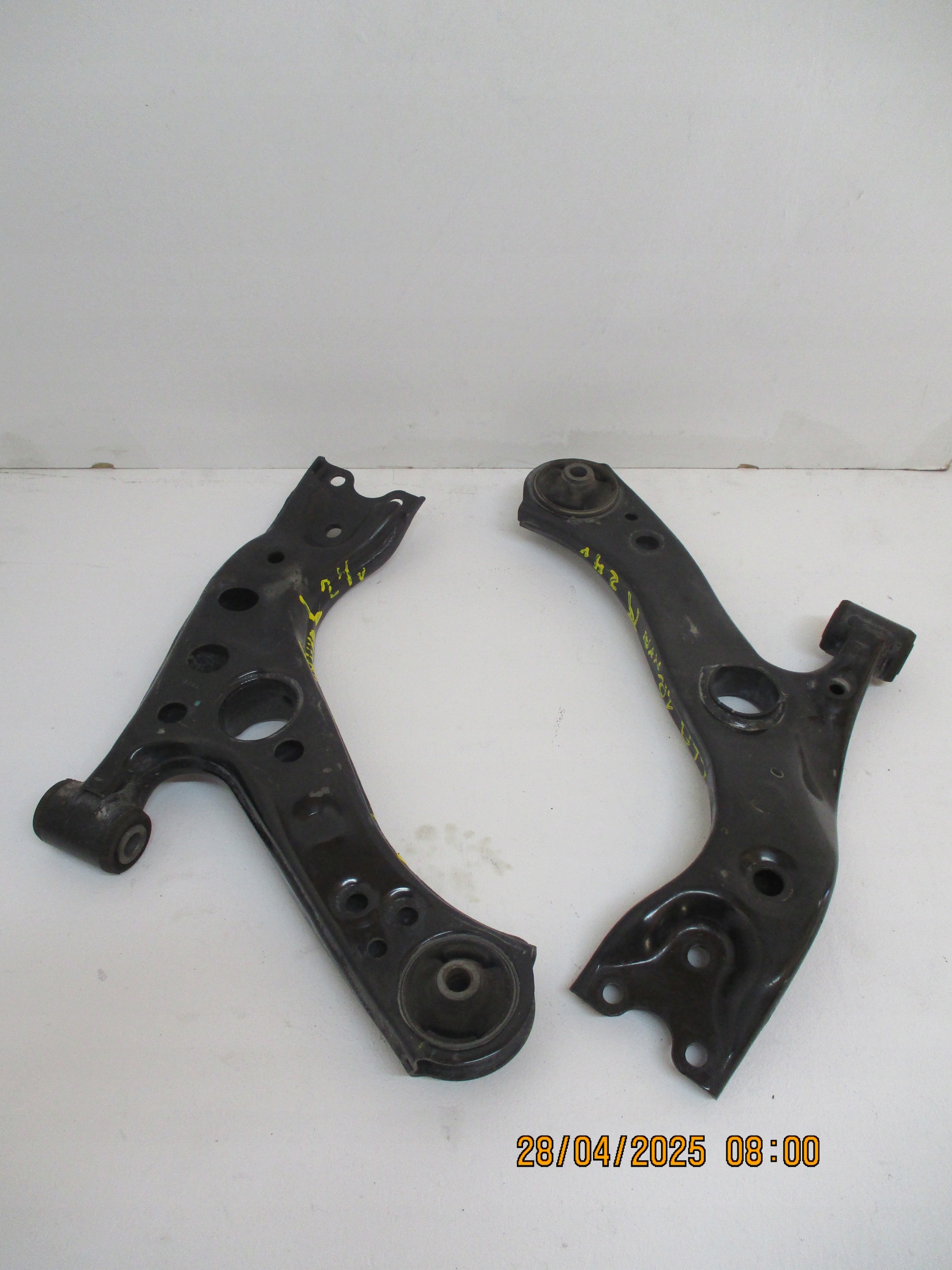 querlenker TOYOTA COROLLA E21 1,8 HYB 24R rechts