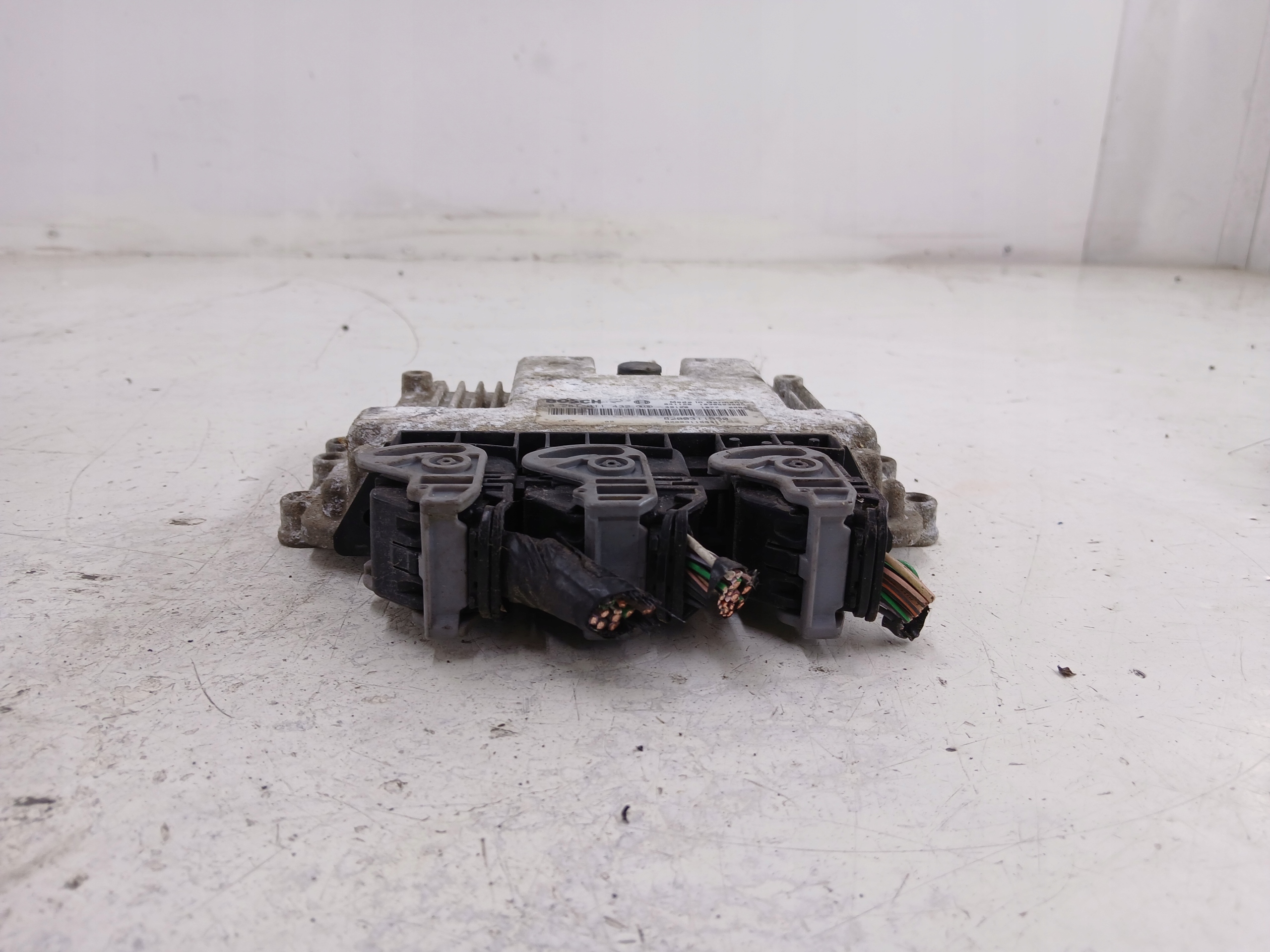 RENAULT ESPACE IV 2.2 DCI control unit of the engine 8200311550