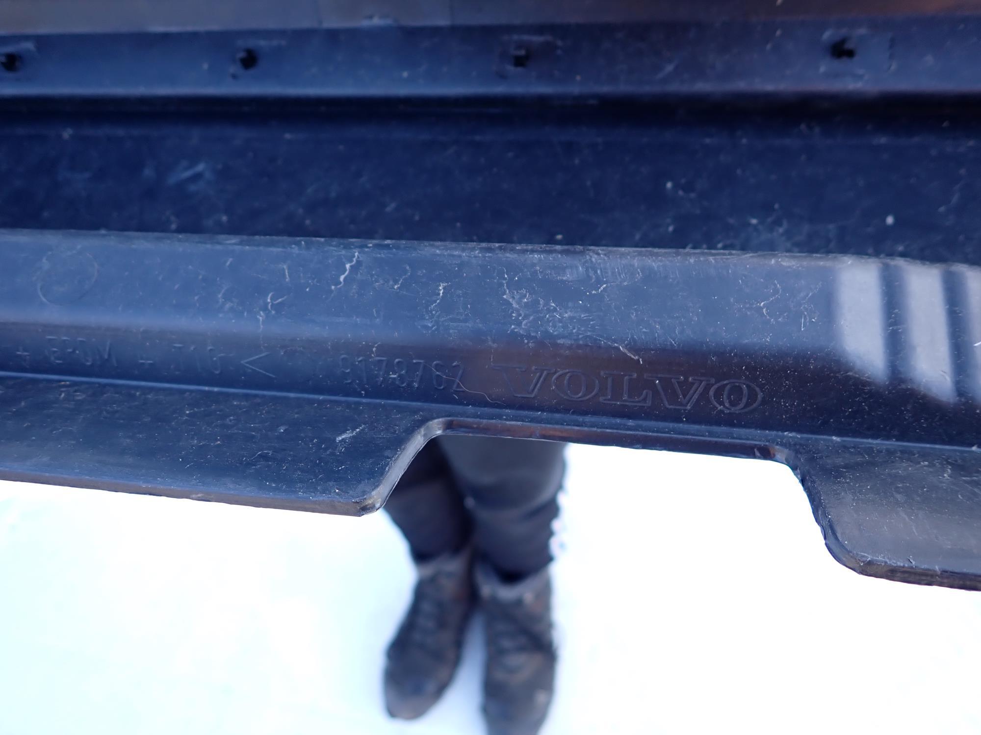 VOLVO S60 and 1 00-10 threshold moulding threshold right