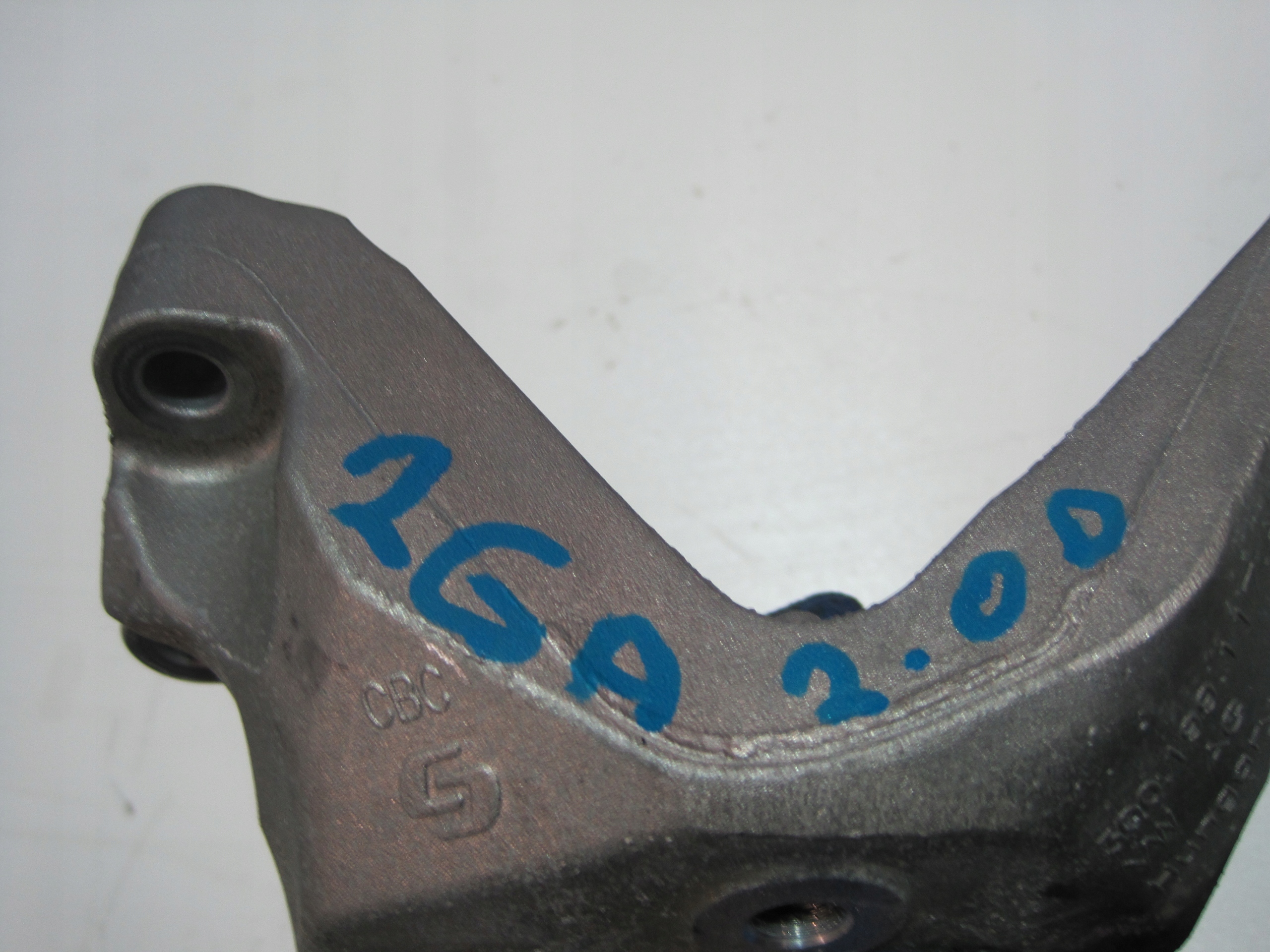 Support VW POLO 2GA 2,0D 3Q0199117A