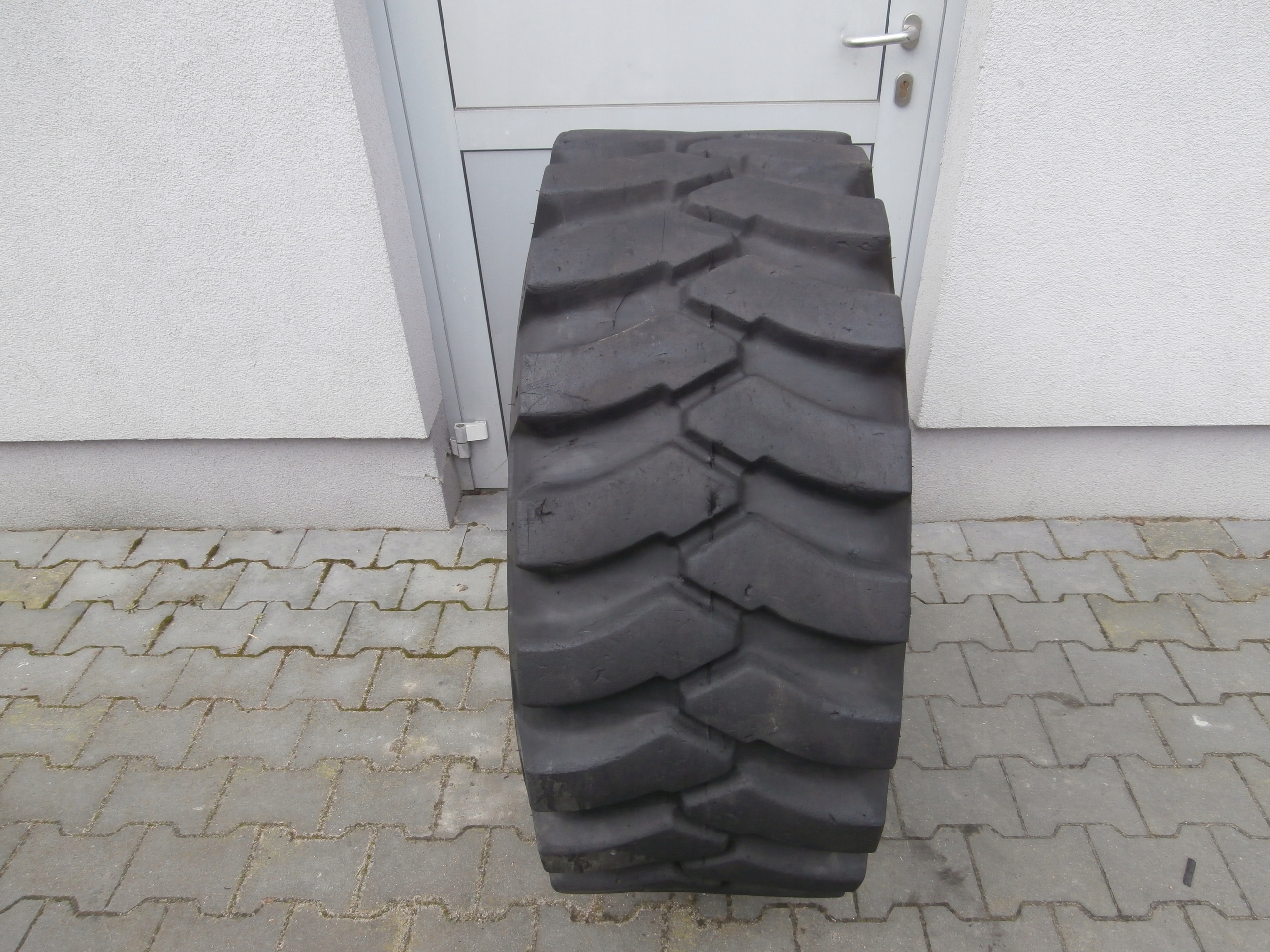 1X шины 405/70-24 16,0/70-24 BKT EM936