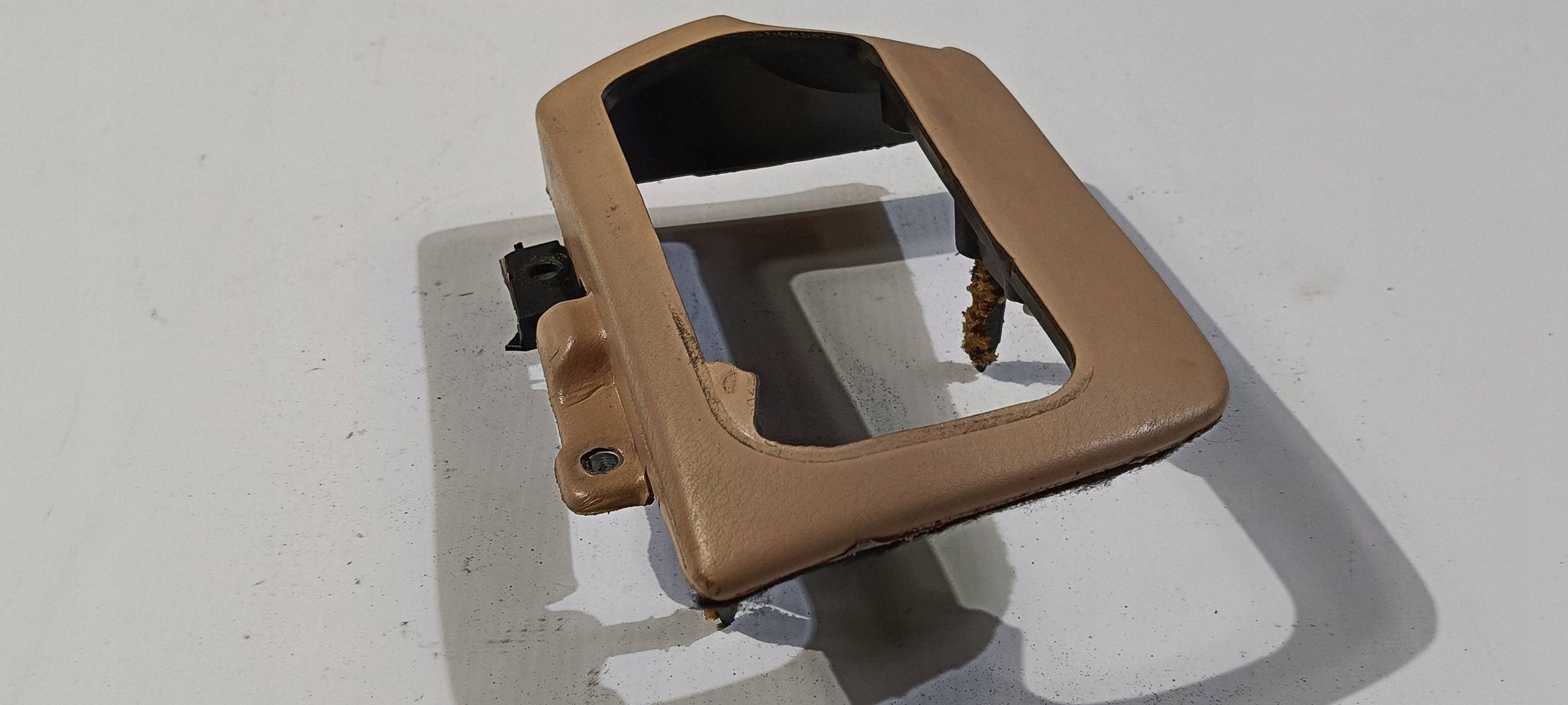 frame cover control panel swiatlami Maserati Granturismo 2008
