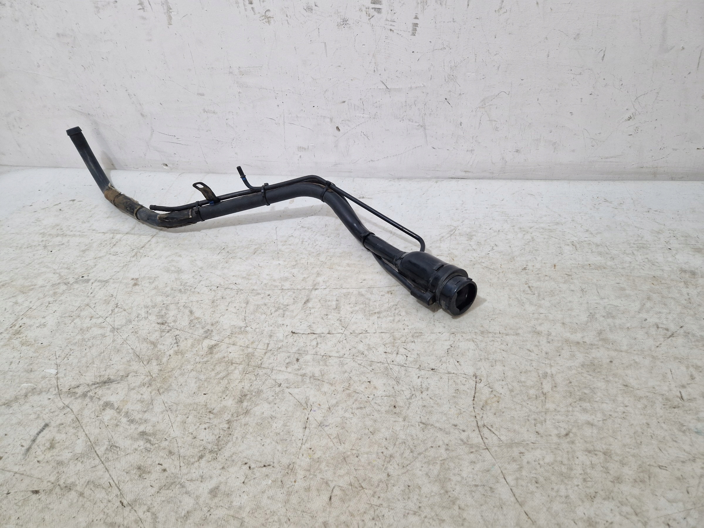DODGE CHARGER 2015- rohr Tankklappe 52029694AG