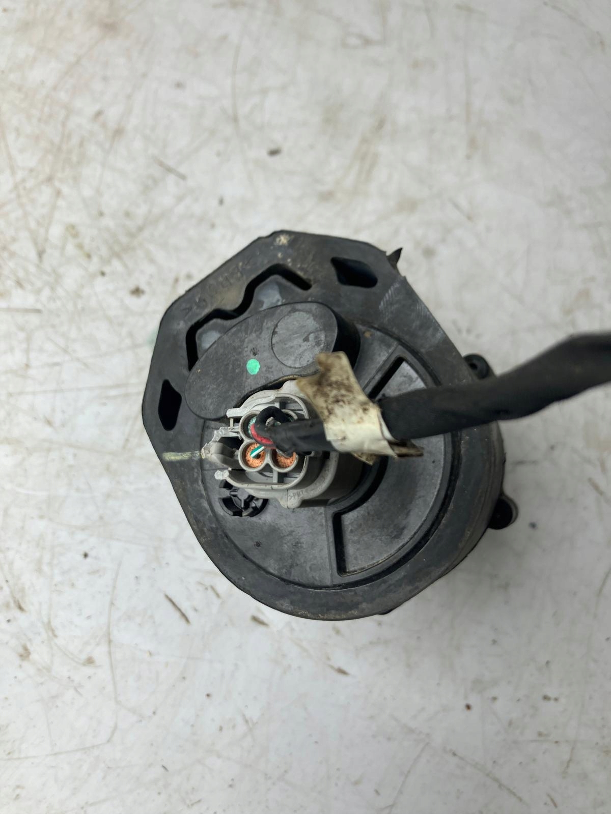 supplementary water pump 1037327-00 TESLA MODEL S