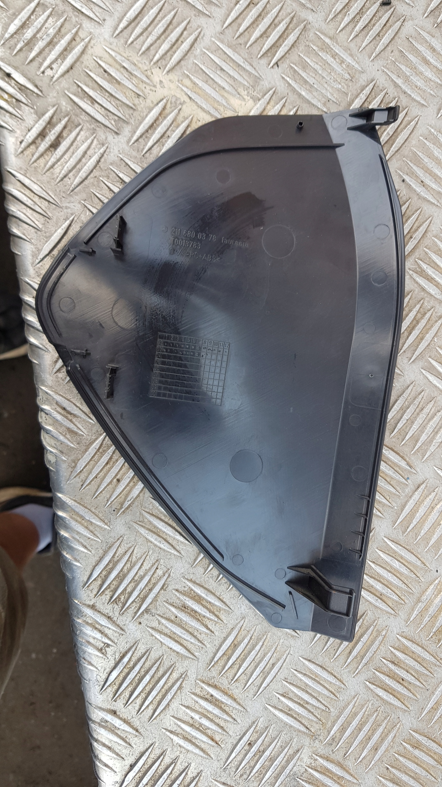 MERCEDES W203 spoiler KOKPITU 2116800378 left