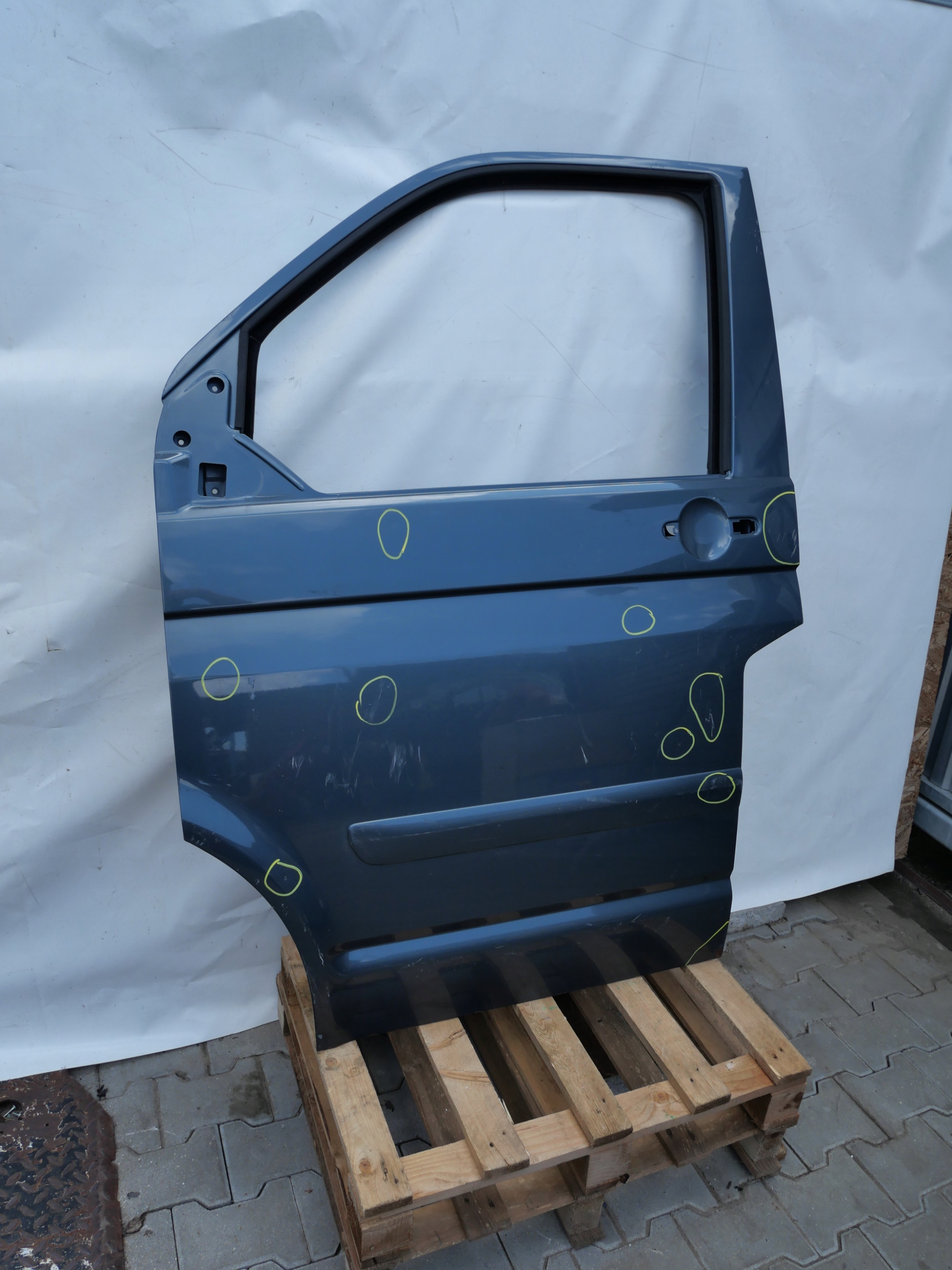VW T5 MULTIVAN dvere ľavý predok