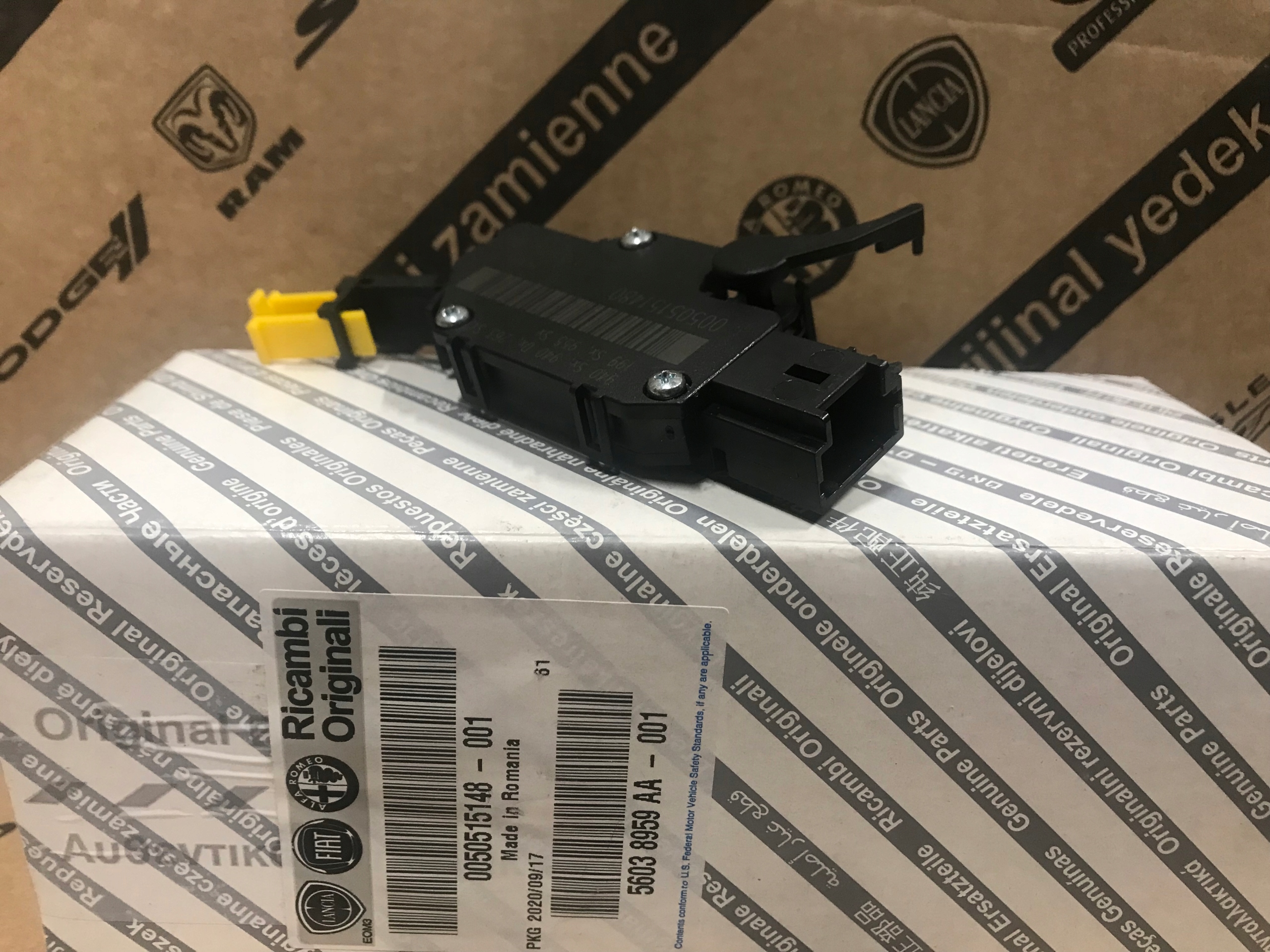 ДАТЧИК ПЕДАЛИ СЦЕПЛЕНИЯ 50515148 FIAT ALFA