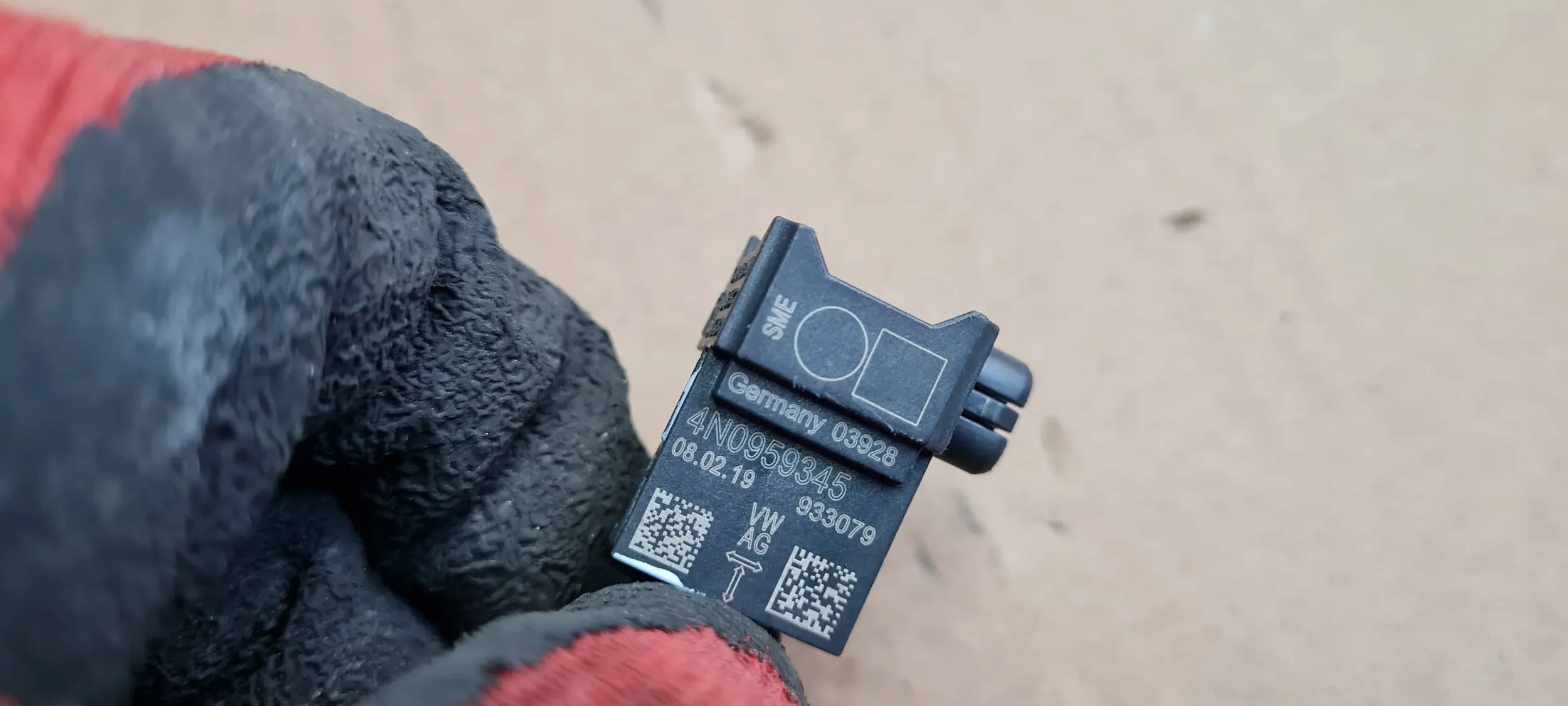 Q5 80A CRASHSENSOR DRUCKSENSOR UDERZENIOWY CONNECTOR CONTACT 4N0959345 A6 C8 A7