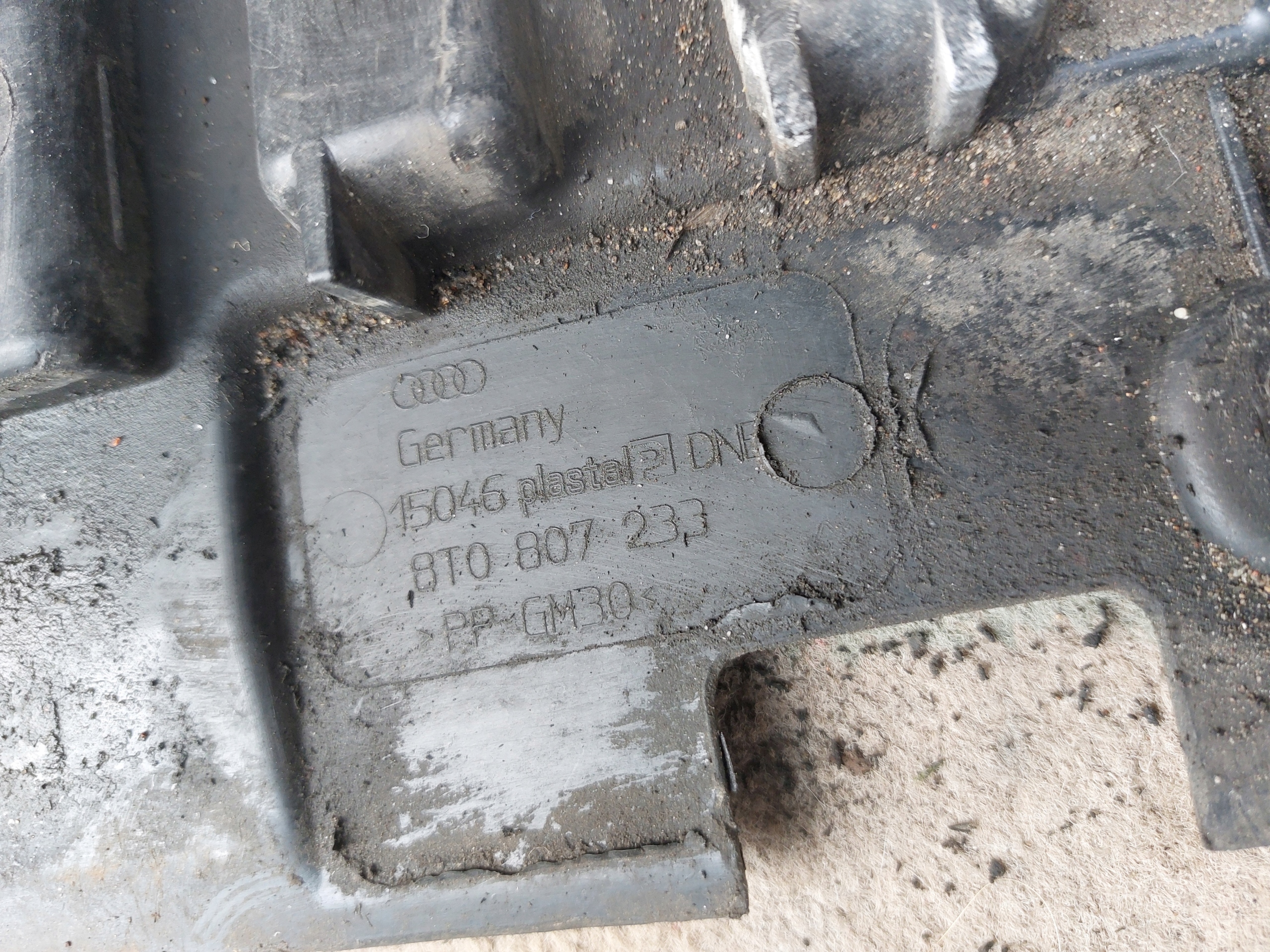 Stoßstange vorne AUDI A5 07-11r 8T0807437K schwarzer
