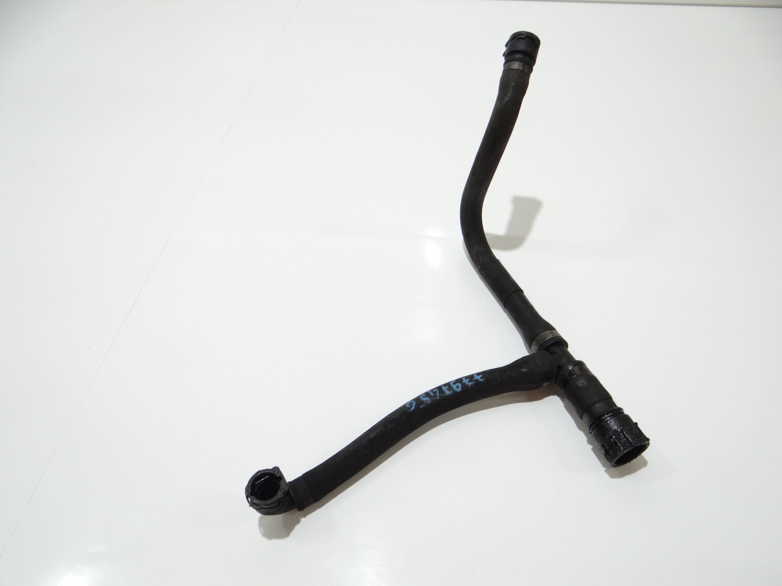 prijenos crijevo vode BMW E60 E61 LCI 256D2 7787456 (4647637)
