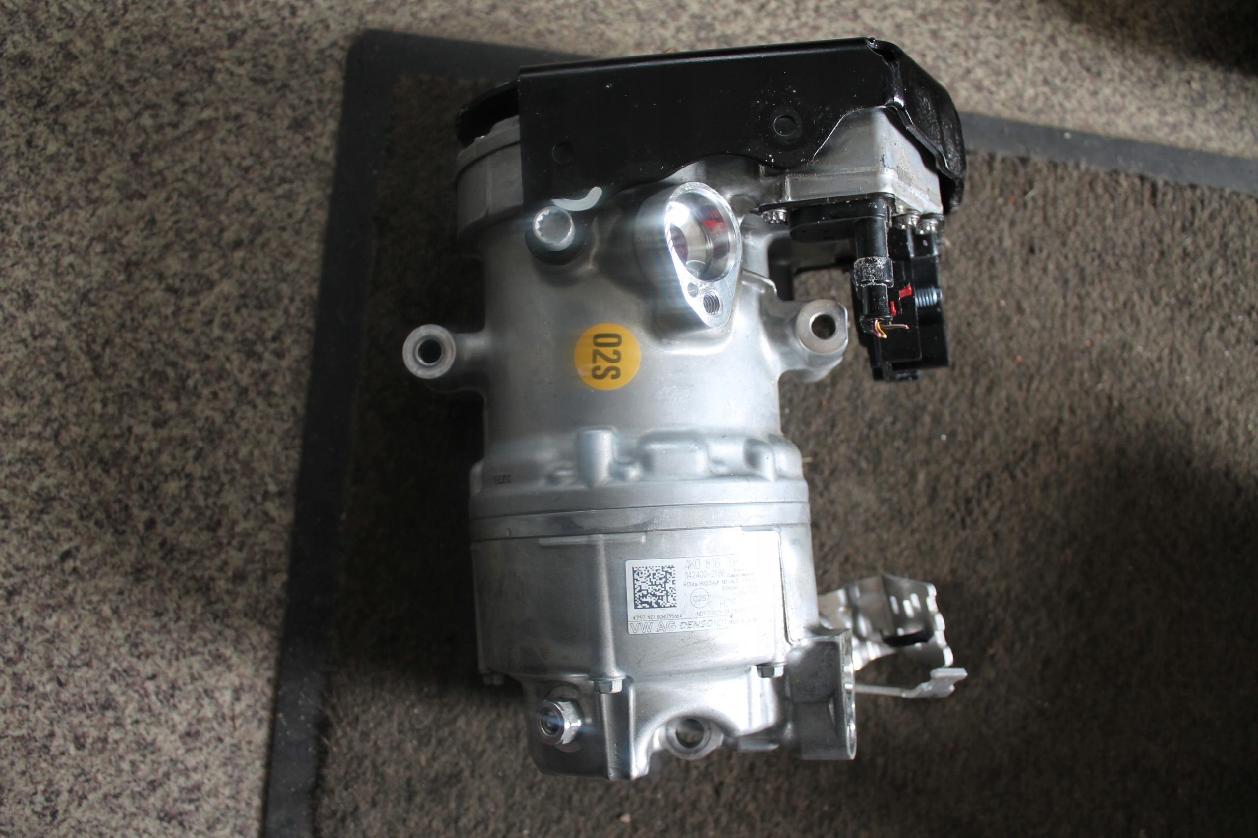 AUDI compressor compressor; of the air conditioning 4K0816798D
