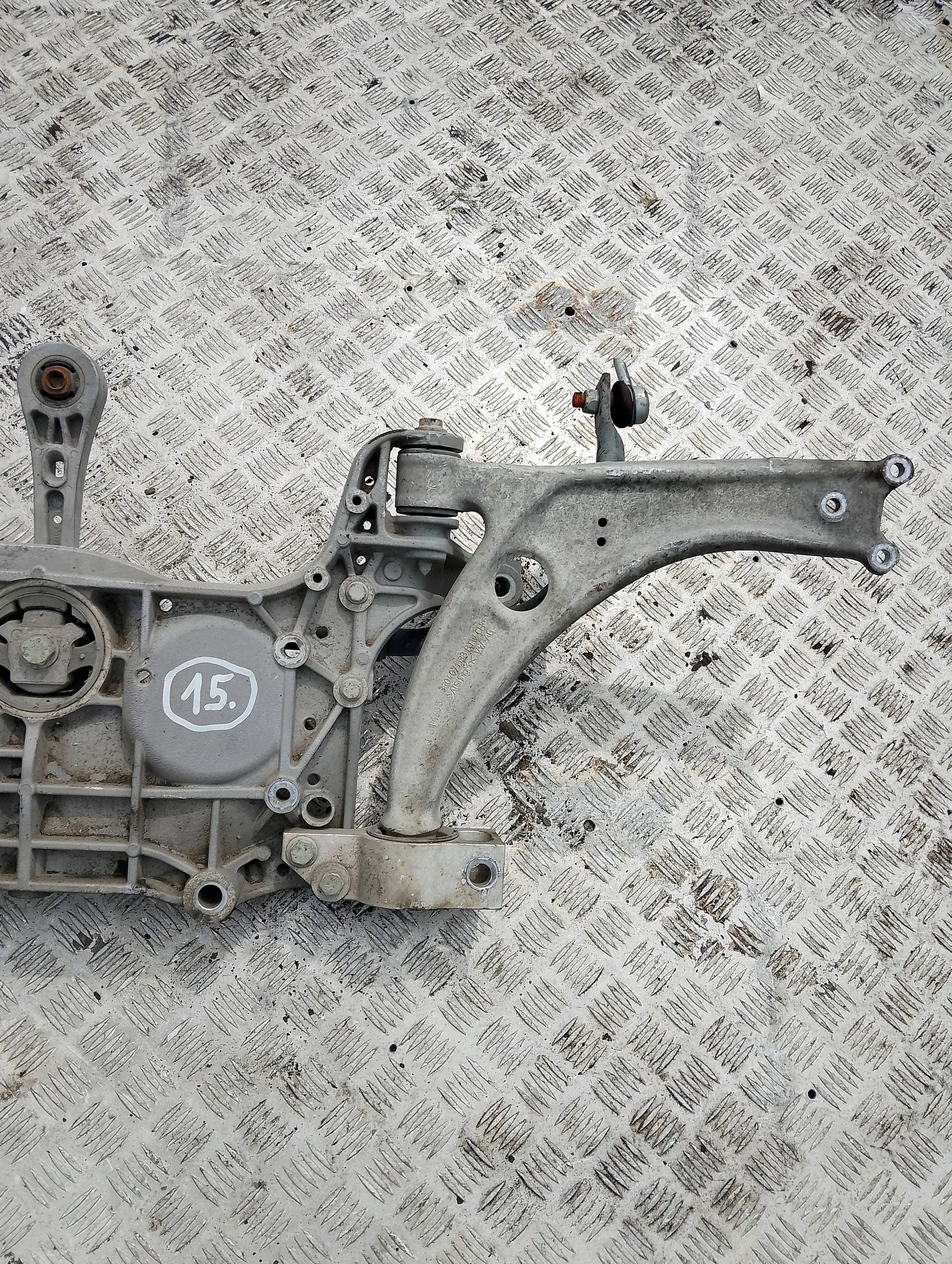 axle beam front subframe axle beam Volkswagen Passat B6