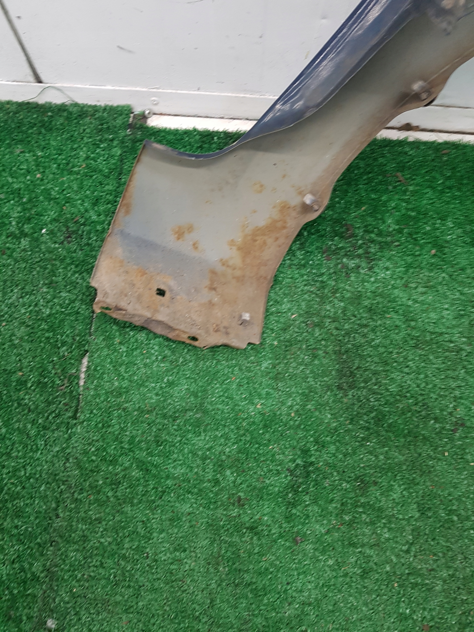 fender left front TOYOTA AURIS