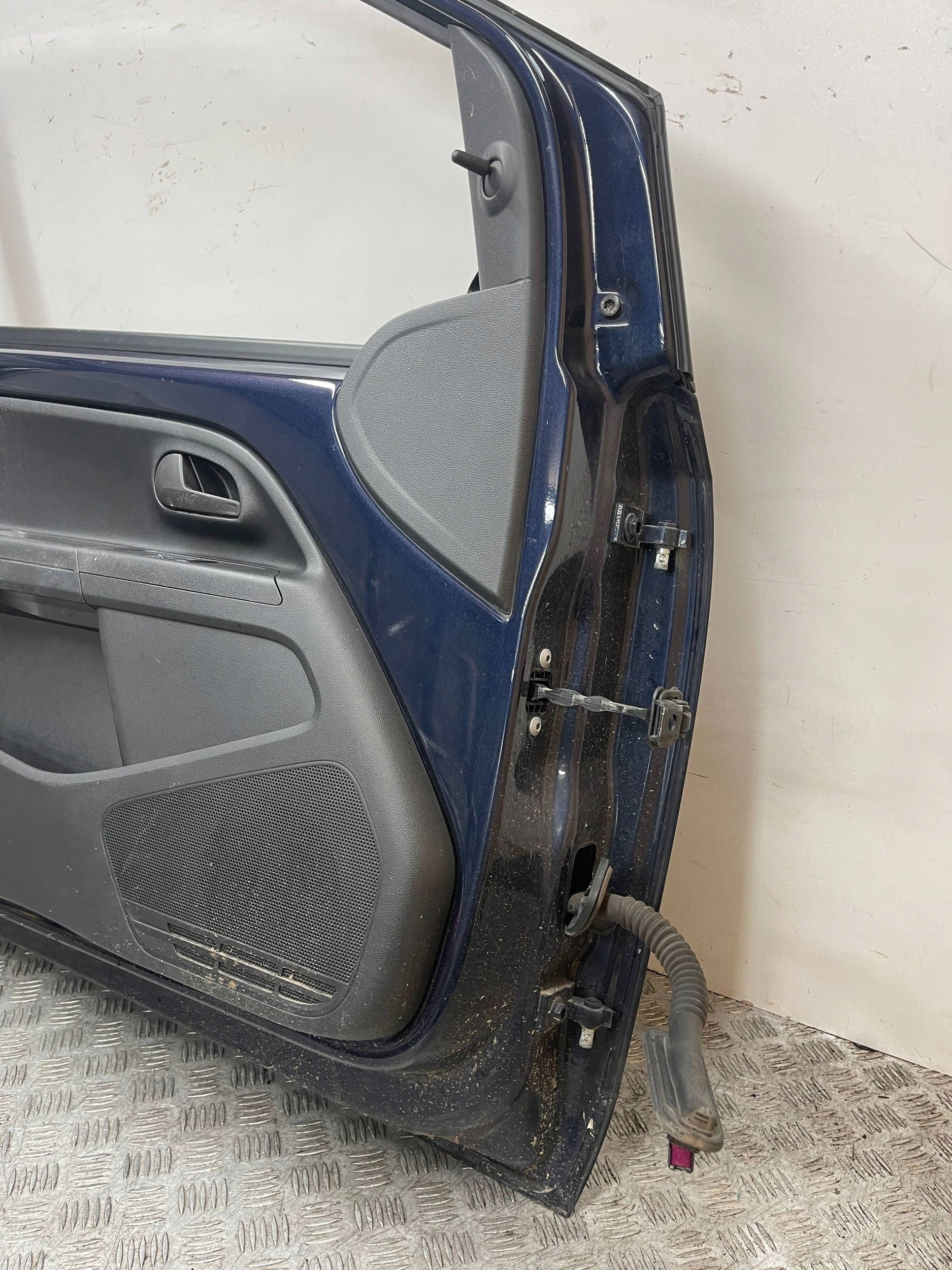 door front front left left VOLKSWAGEN UP CITIGO MII 12- 5 door