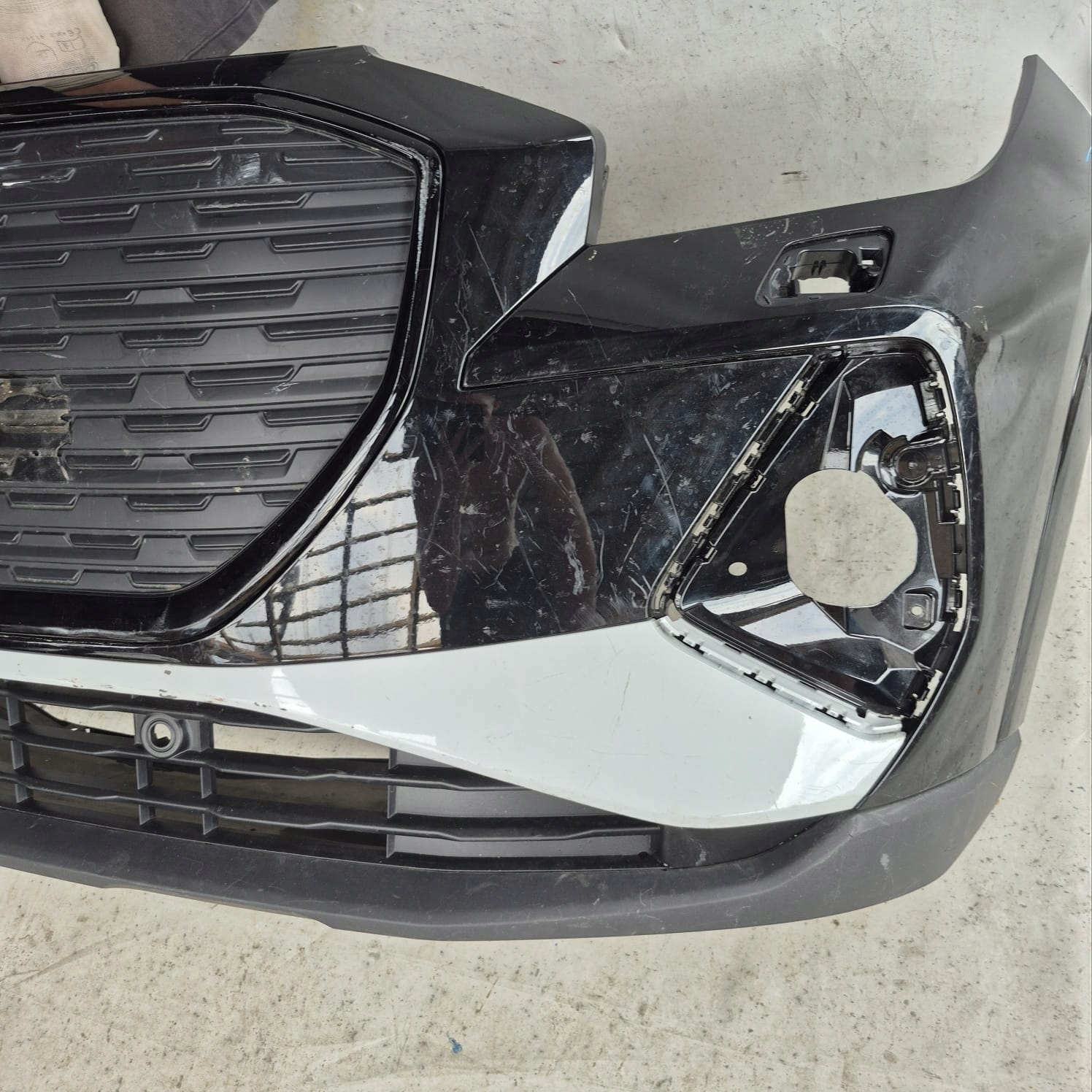 AUDI Q4 E-TRON 21-> bumper front front washer PDC
