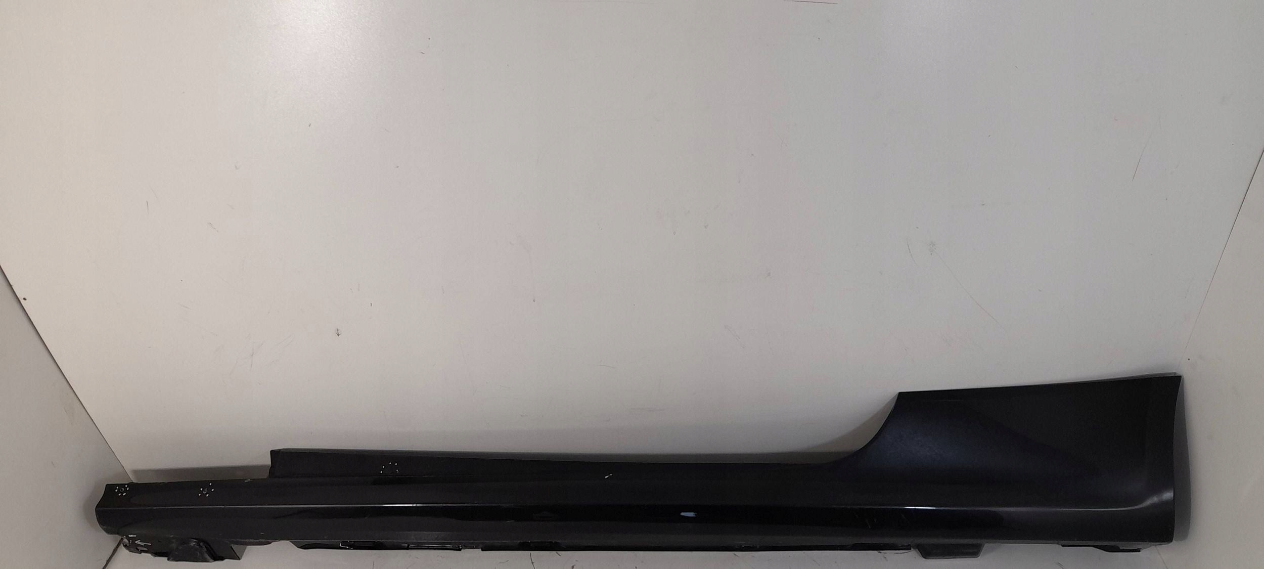 Mercedes-Benz CLE C236 moulding threshold left A2366980100 (T332)