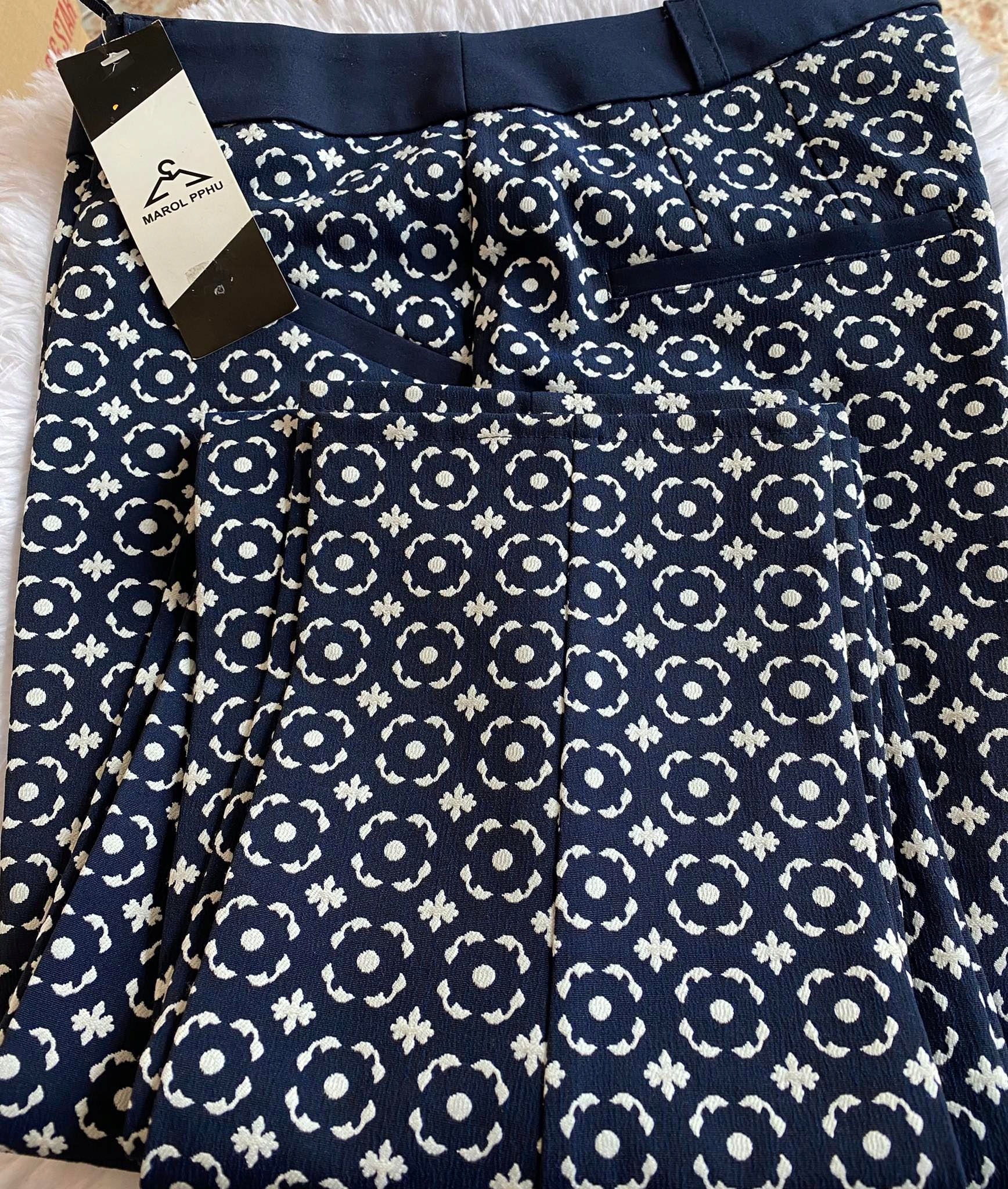 Tmavě modré kalhoty s dámskými vzory Marol velikost 46