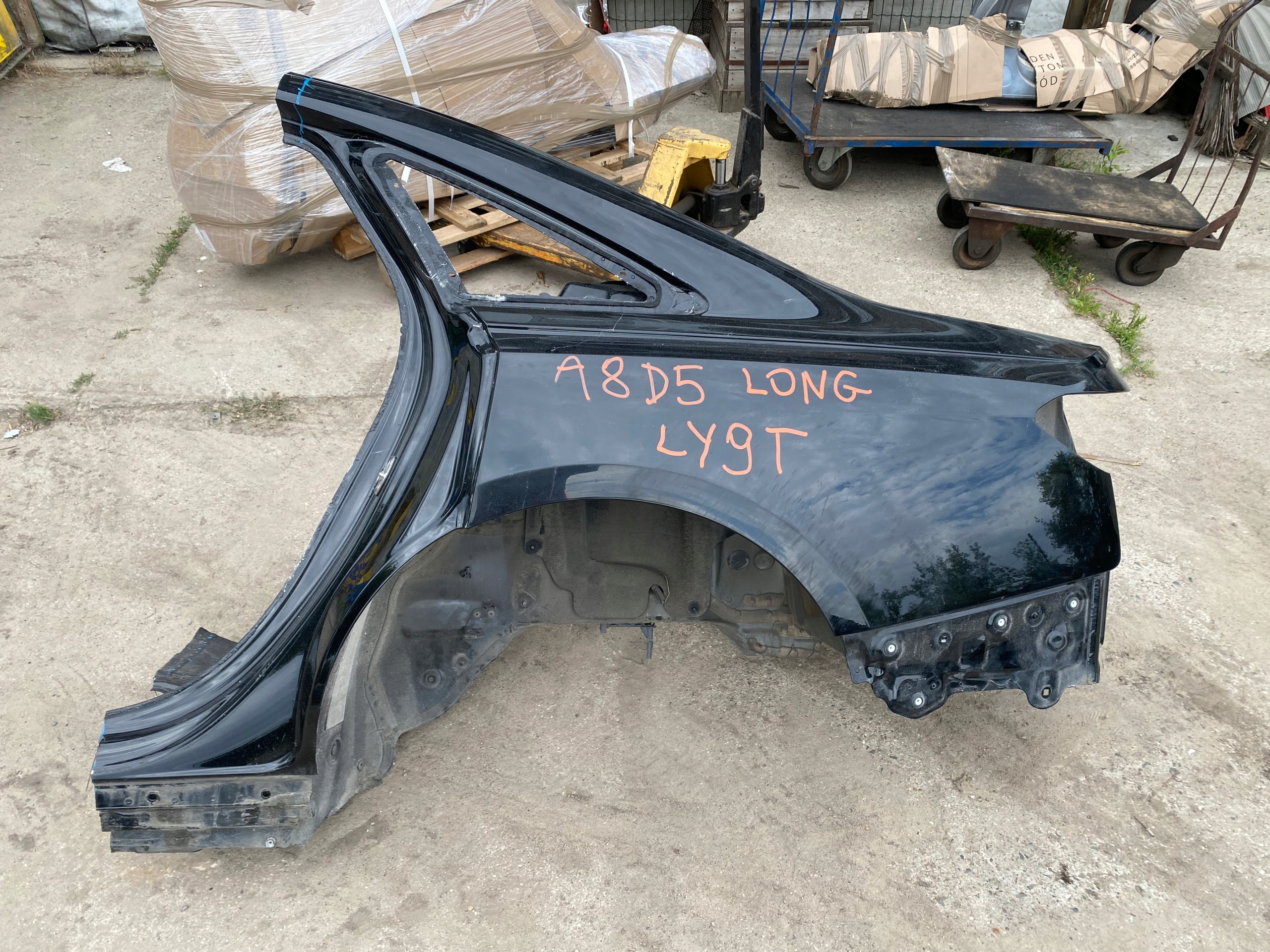 ЧЕТВЕРТЬ КРЫЛО ЛЕВЫЙ ЗАД. AUDI A8 D5n LONG