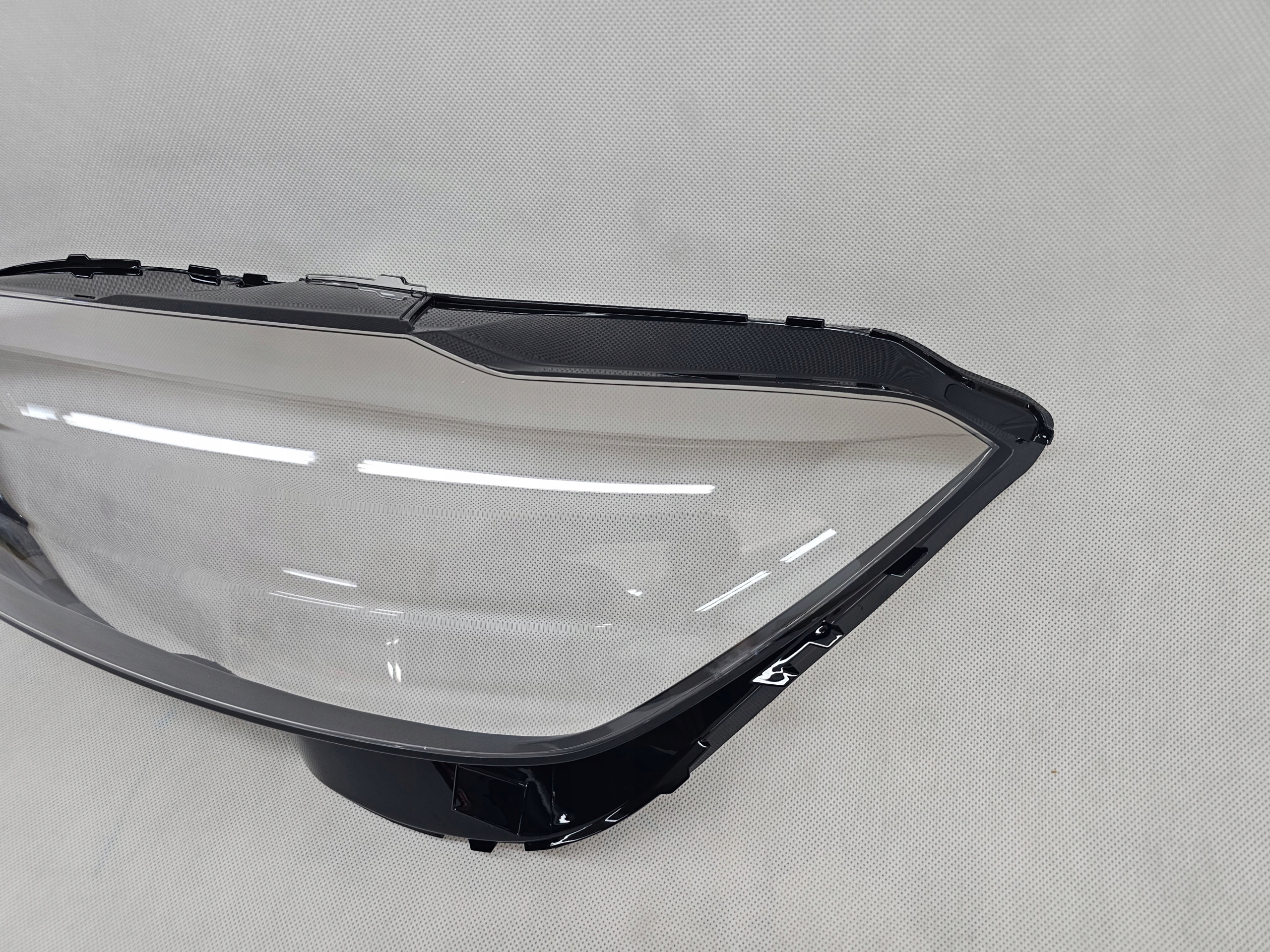 VOLVO XC60 II 2017-2024 KLOSZ LAMPY PRZÓD PRZEDNIEJ LEWY FULL LED MID LED Strona zabudowy lewa