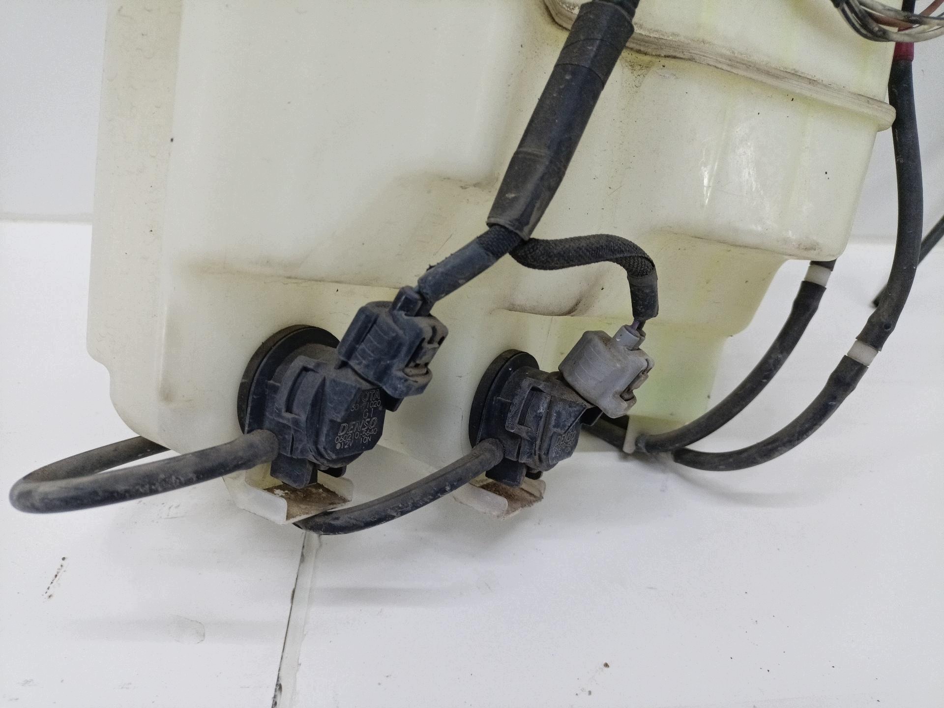 Behälter der Spritzdüse Toyota Prius 3 XW30 ZVW30 2011