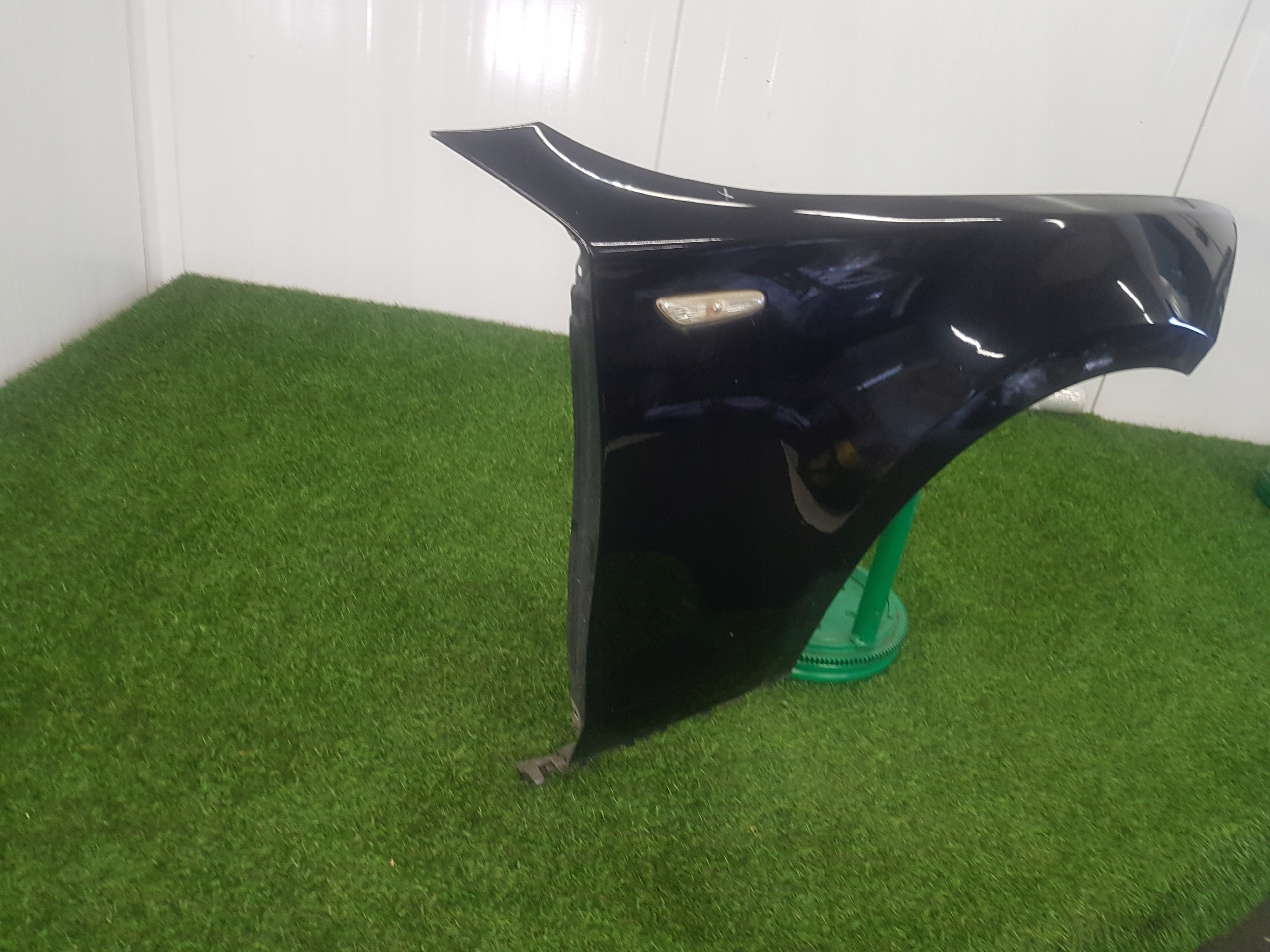 fender right front BMW E87