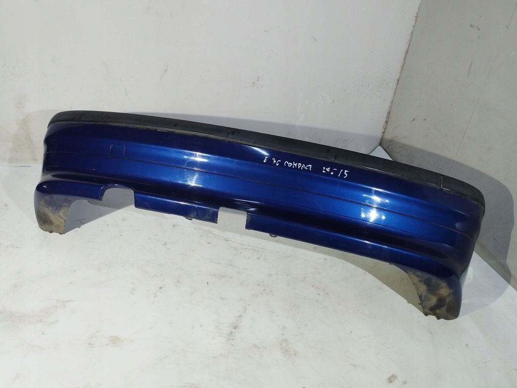 BMW E36 compact nárazník záď zadní